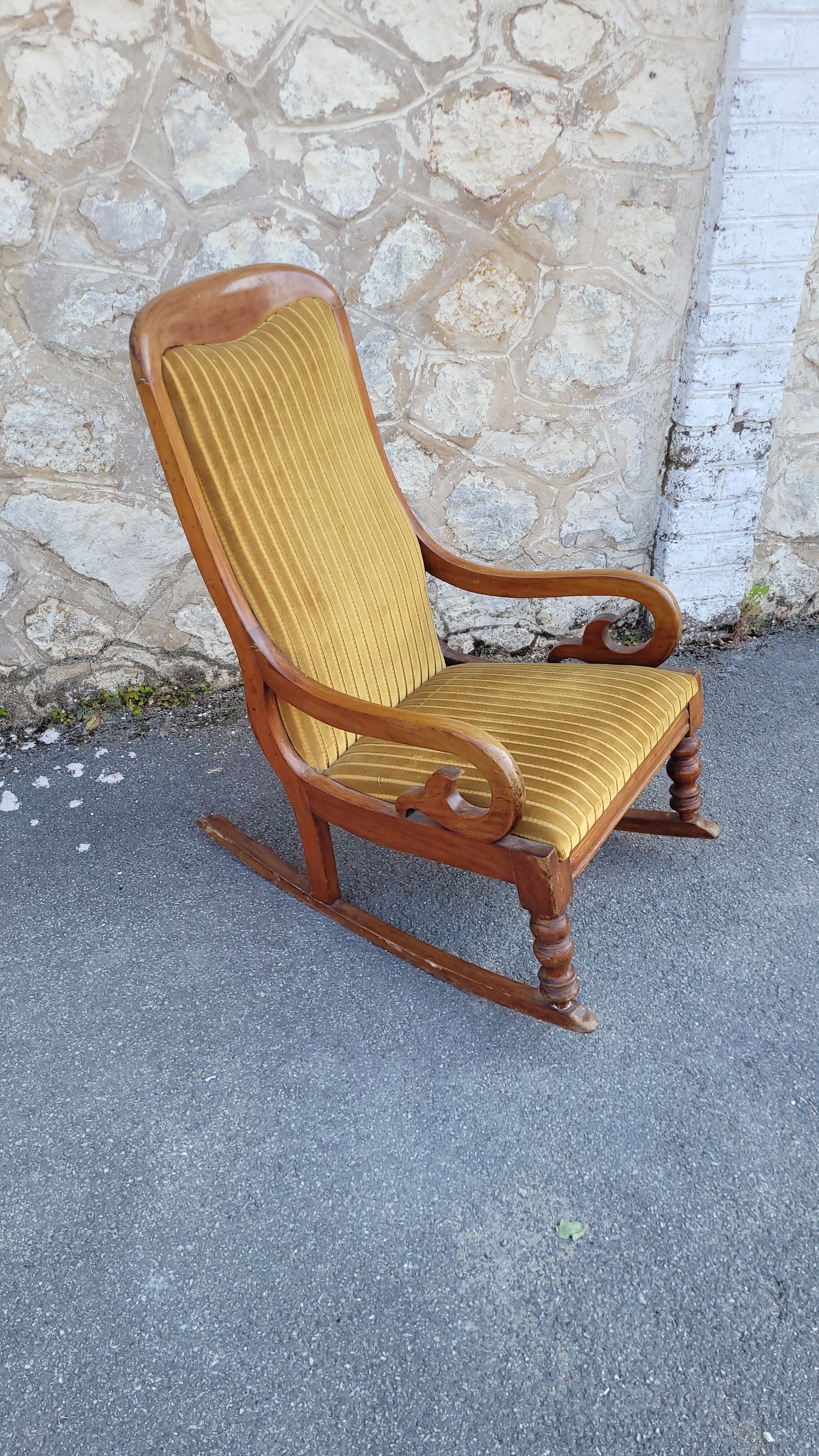 Rocking chair
