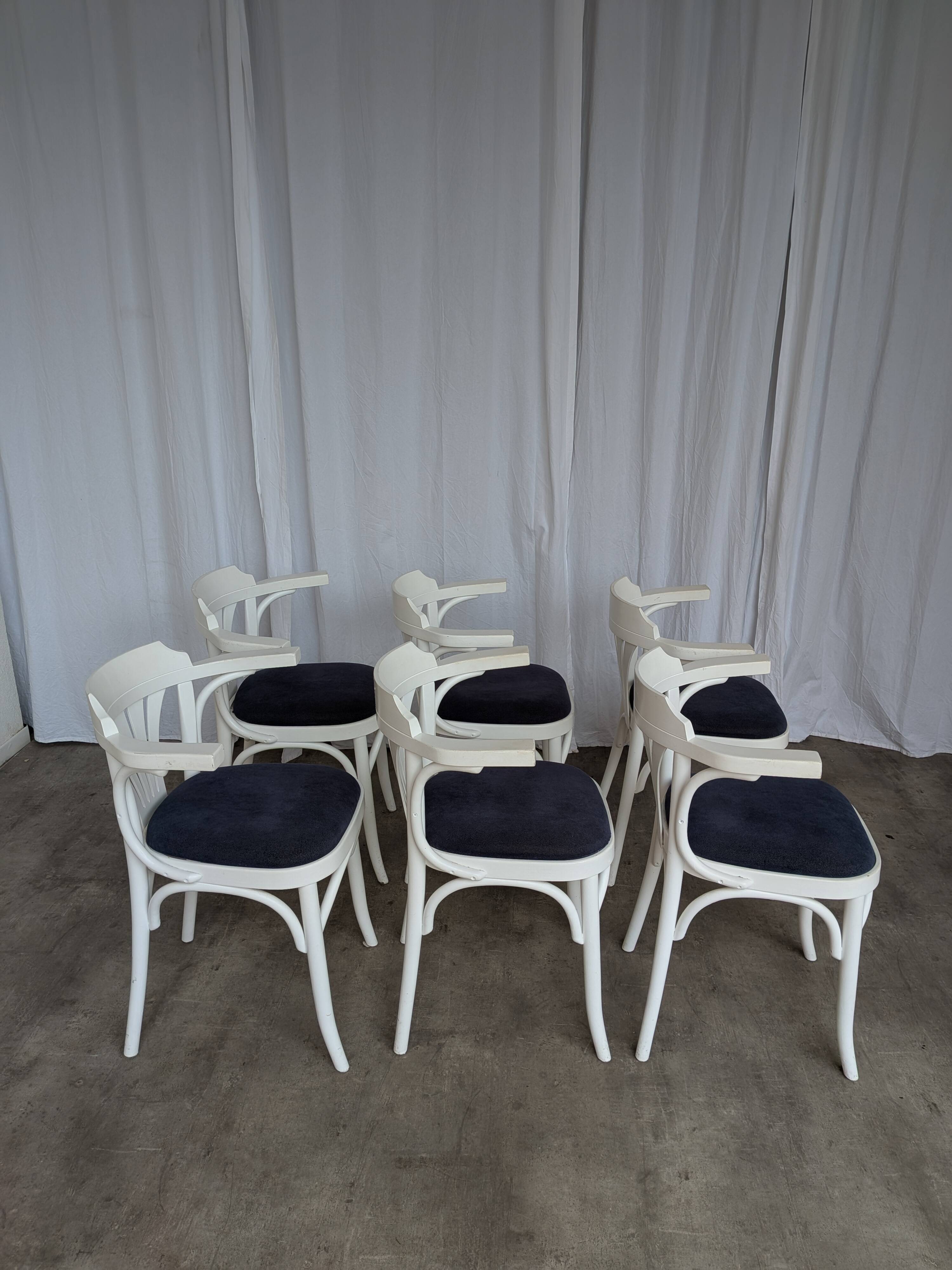 Ensemble de 6 chaises de salle à manger vintage en bois courbé blanc / fauteuil de style Thonet des années 1970