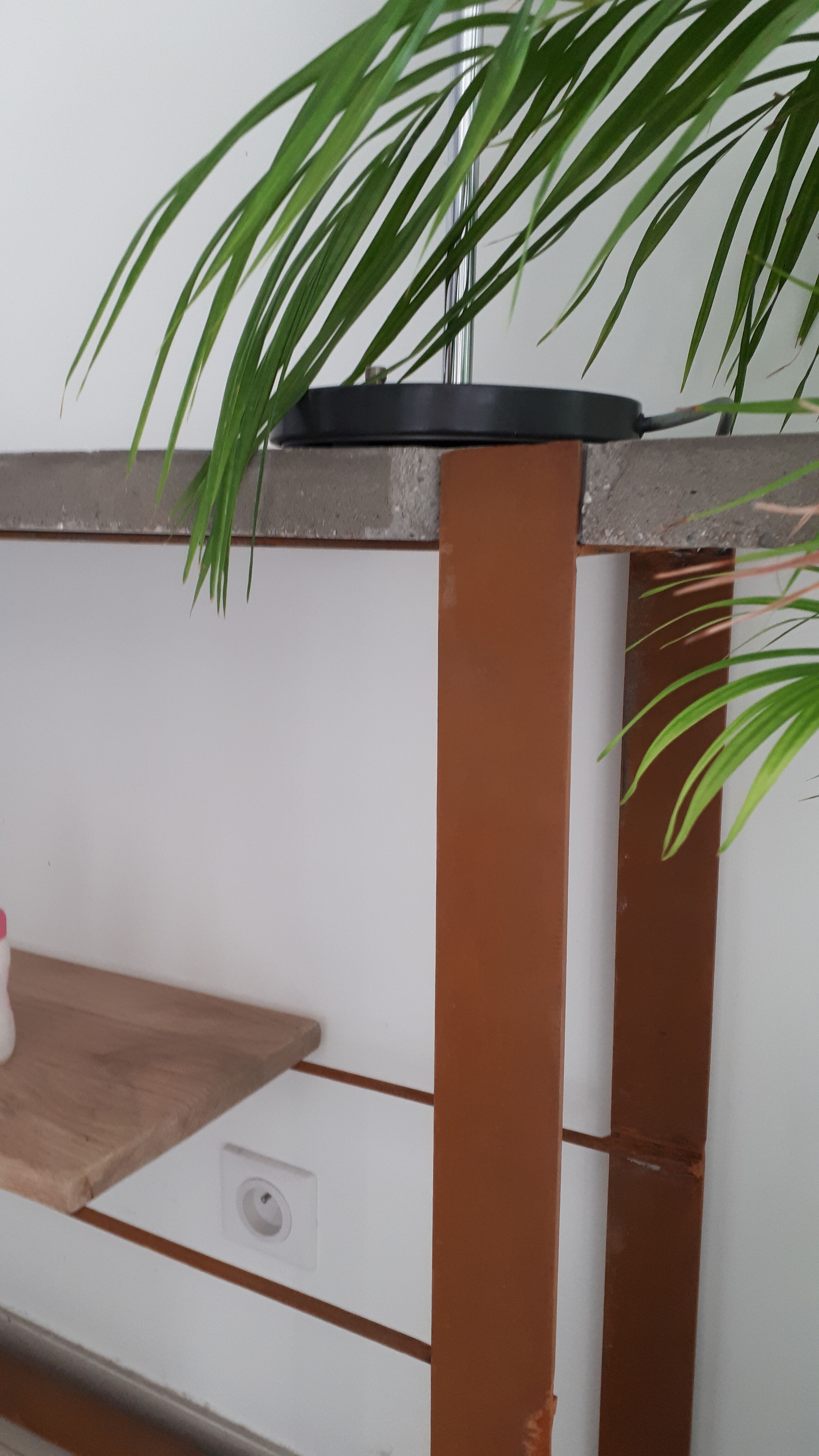 Console design vintage concrete steel corten