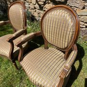 Paire de fauteuils cabriolet Louis XVI – dossier médaillon