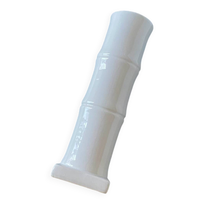 Vase en céramique blanche imitant le bambou