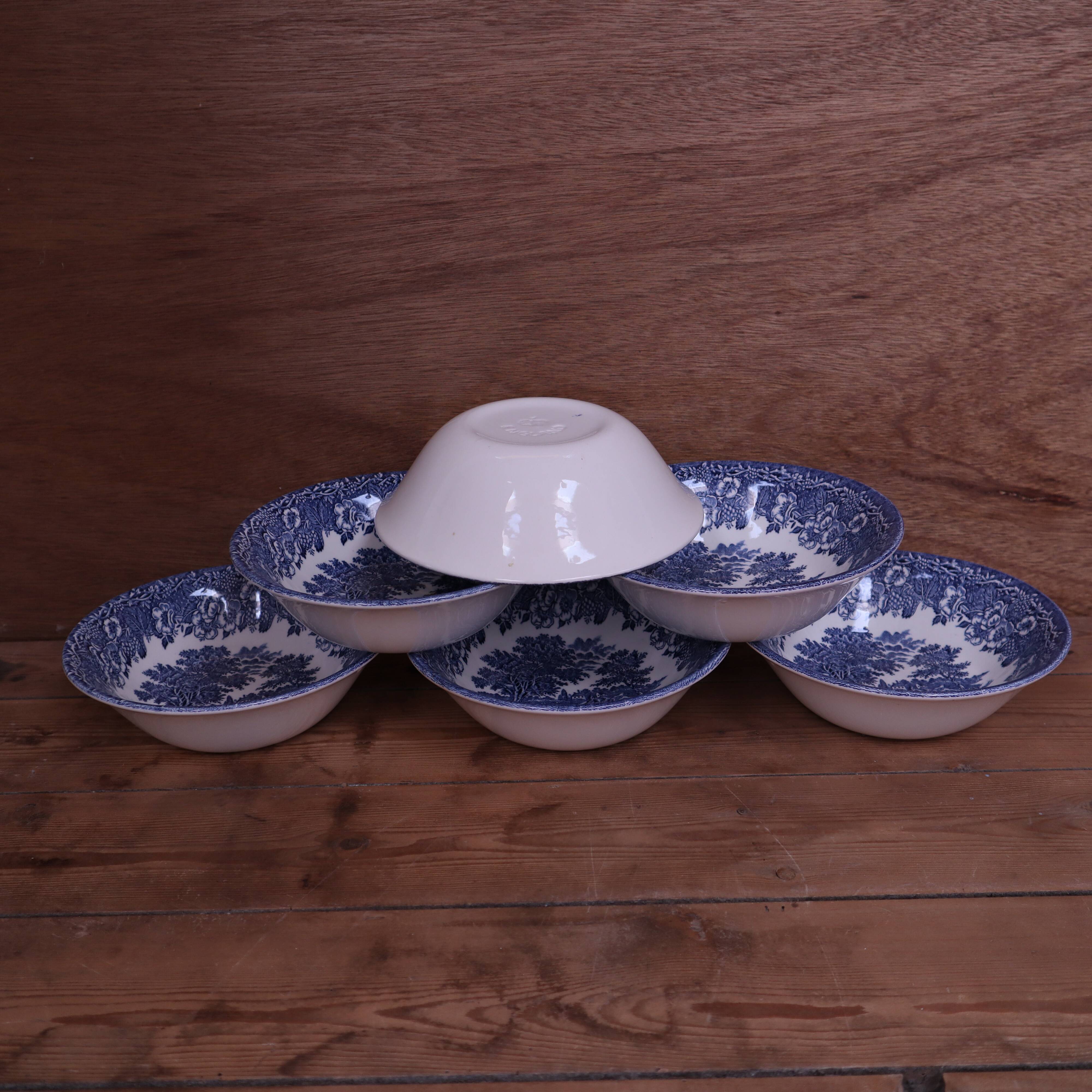 6 vintage bowls EIT England - Staffordshire / Wedgwood style