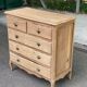Commode de style Louis XV en chêne massif décapée années 50