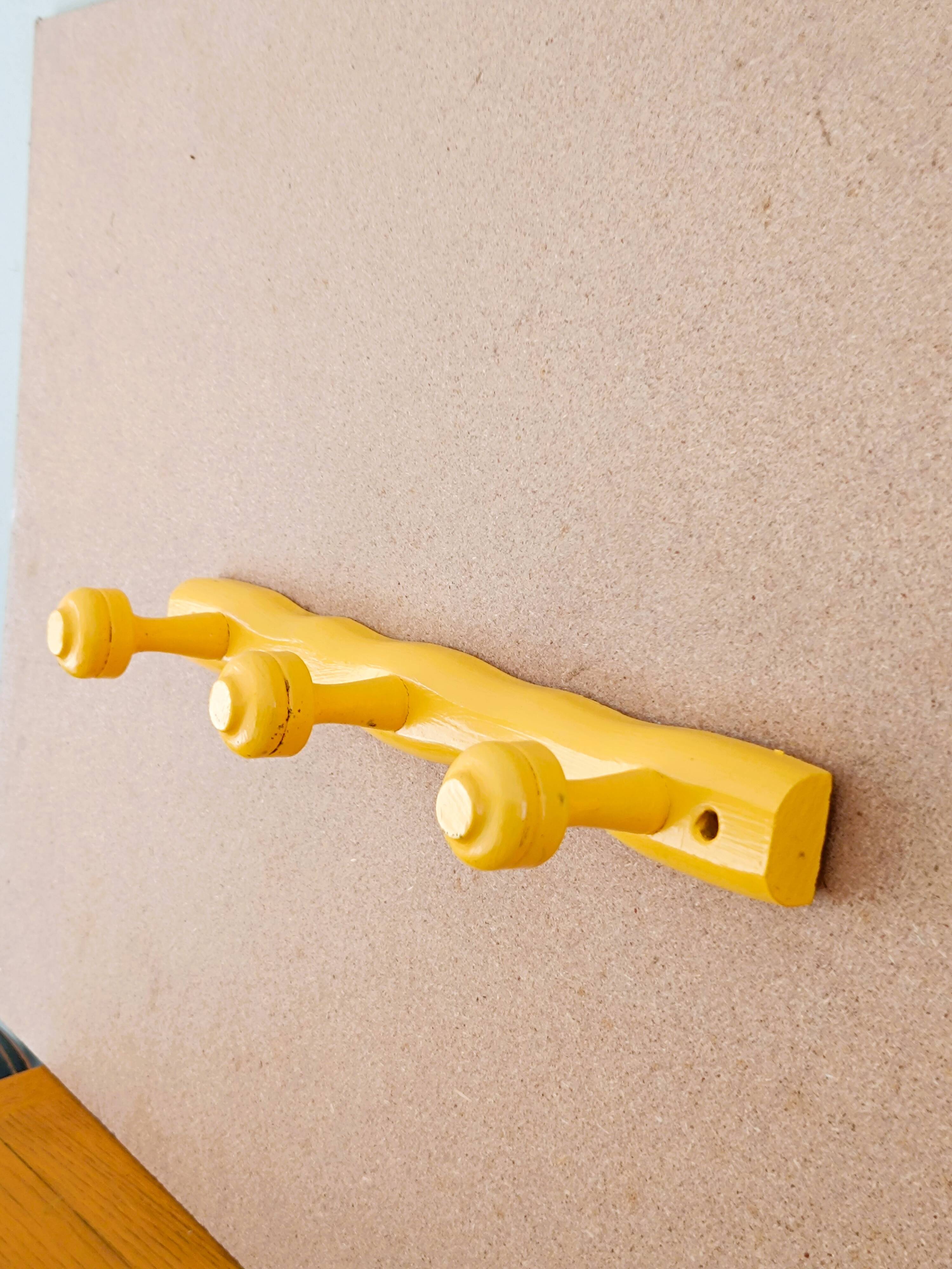Wooden coat rack with 3 hooks