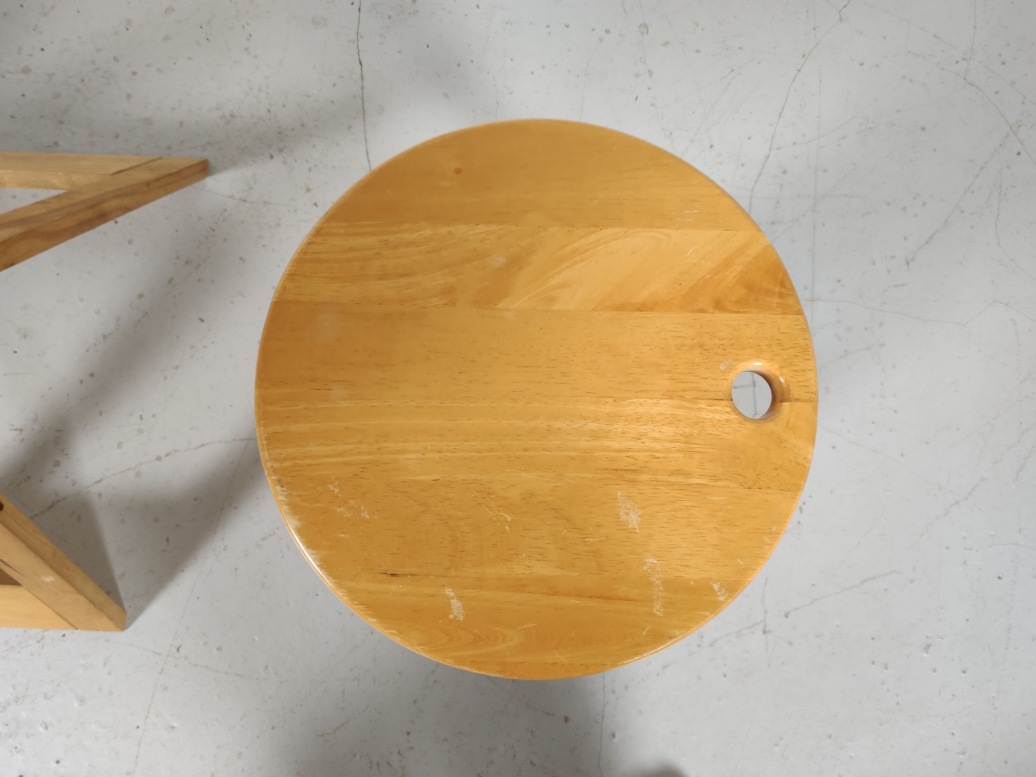 Table set - 3 Roger Tallon 1970s folding stools