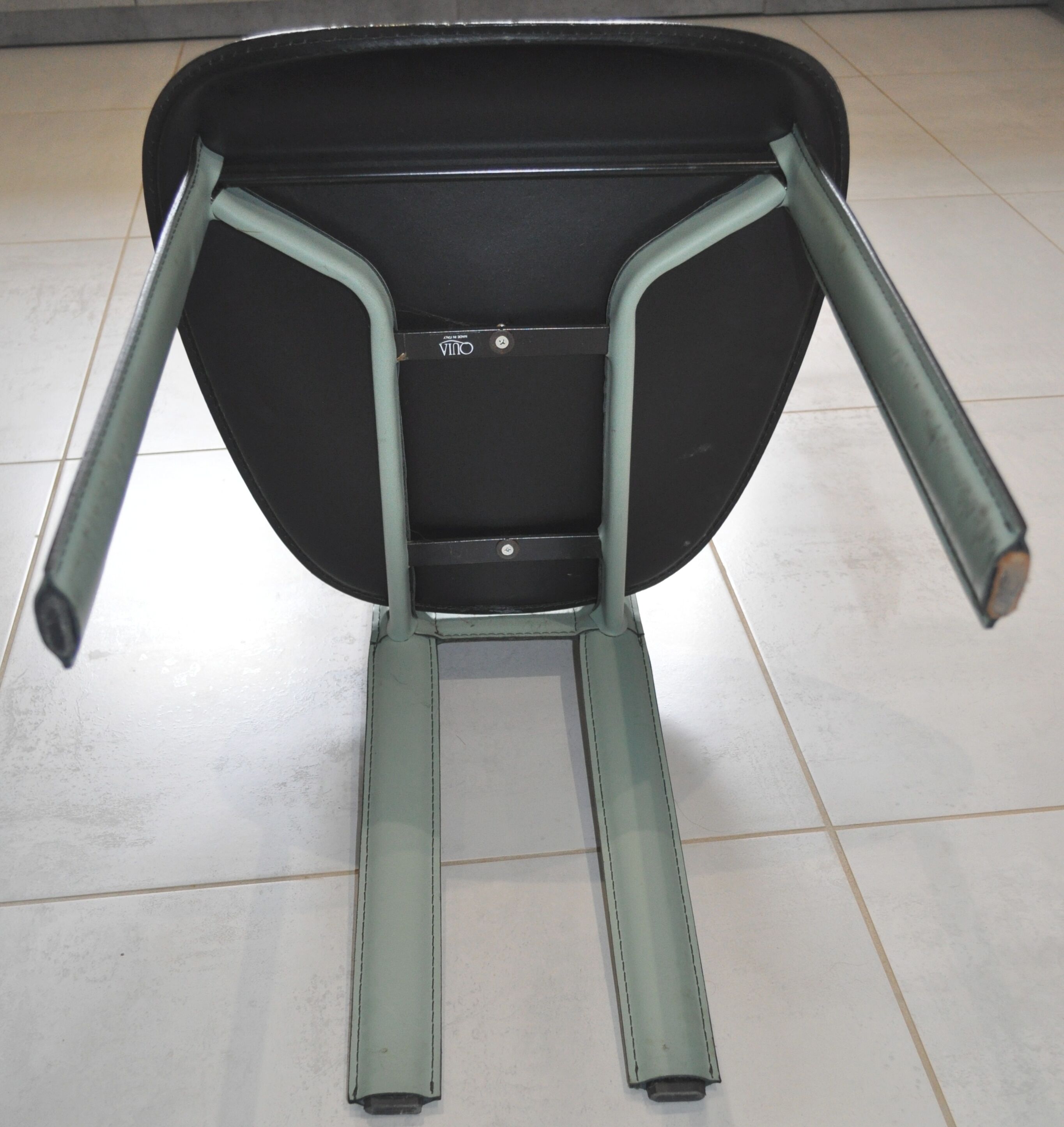 Chaise cuir designer italien Quia vintage