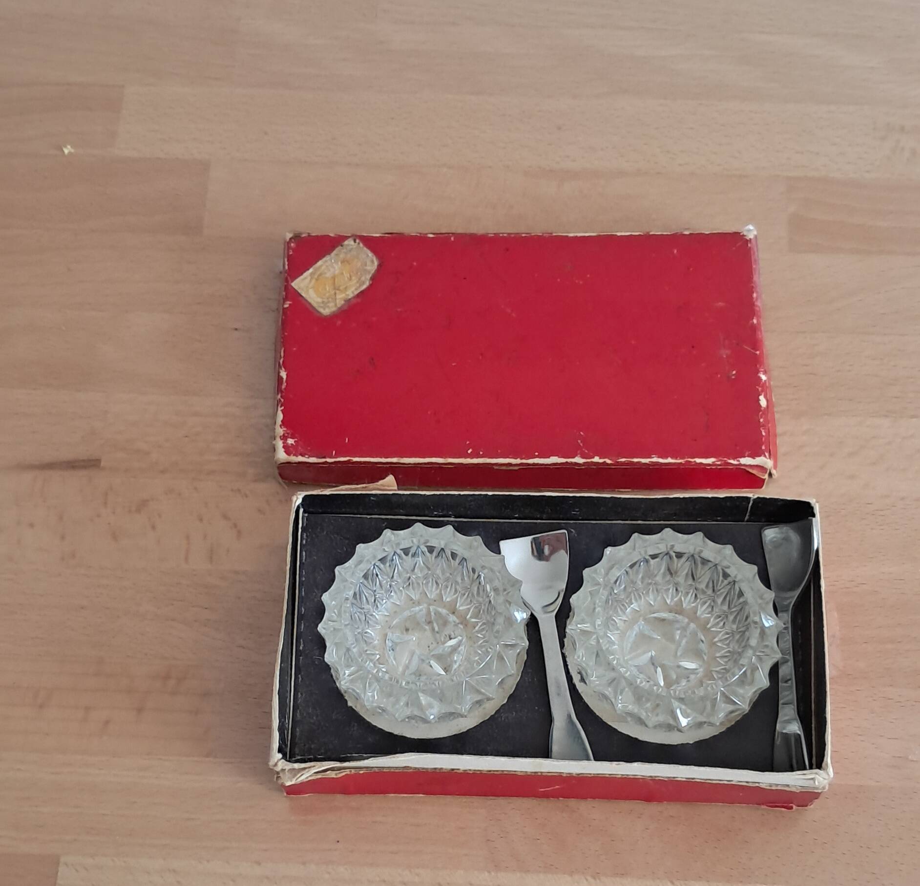 Crystal salt and pepper shaker set