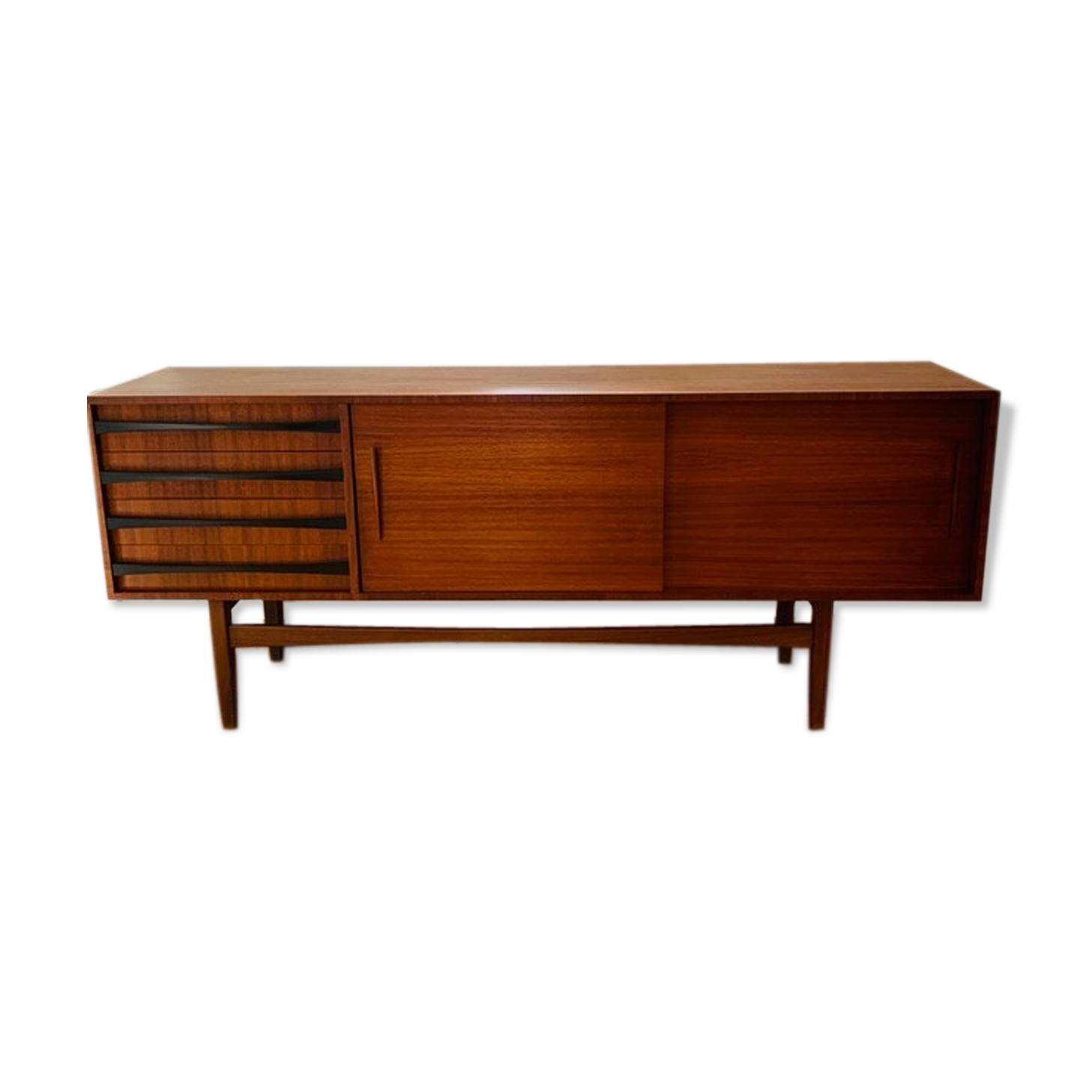 Sideboard in tek