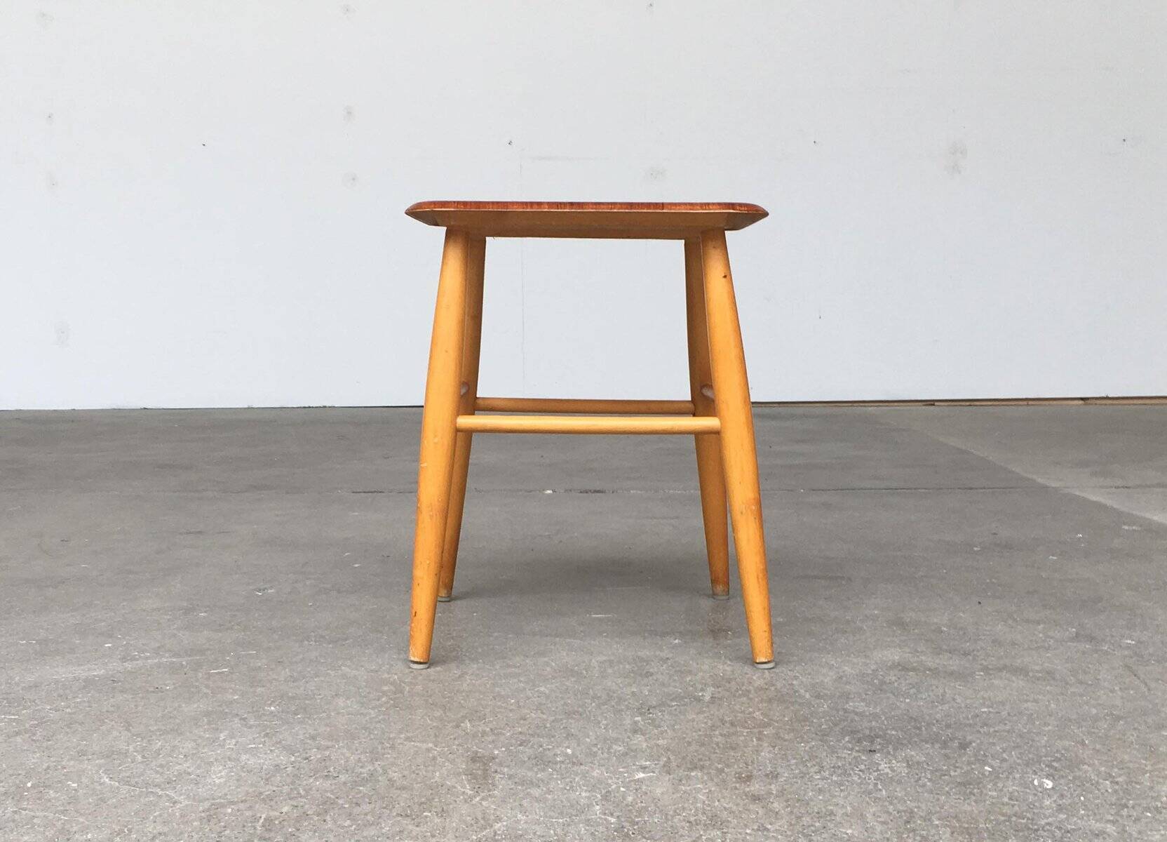 Tabouret suédois milieu du siècle de Edsby Verken