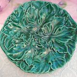 DIgoin serving dish with leaf decoration