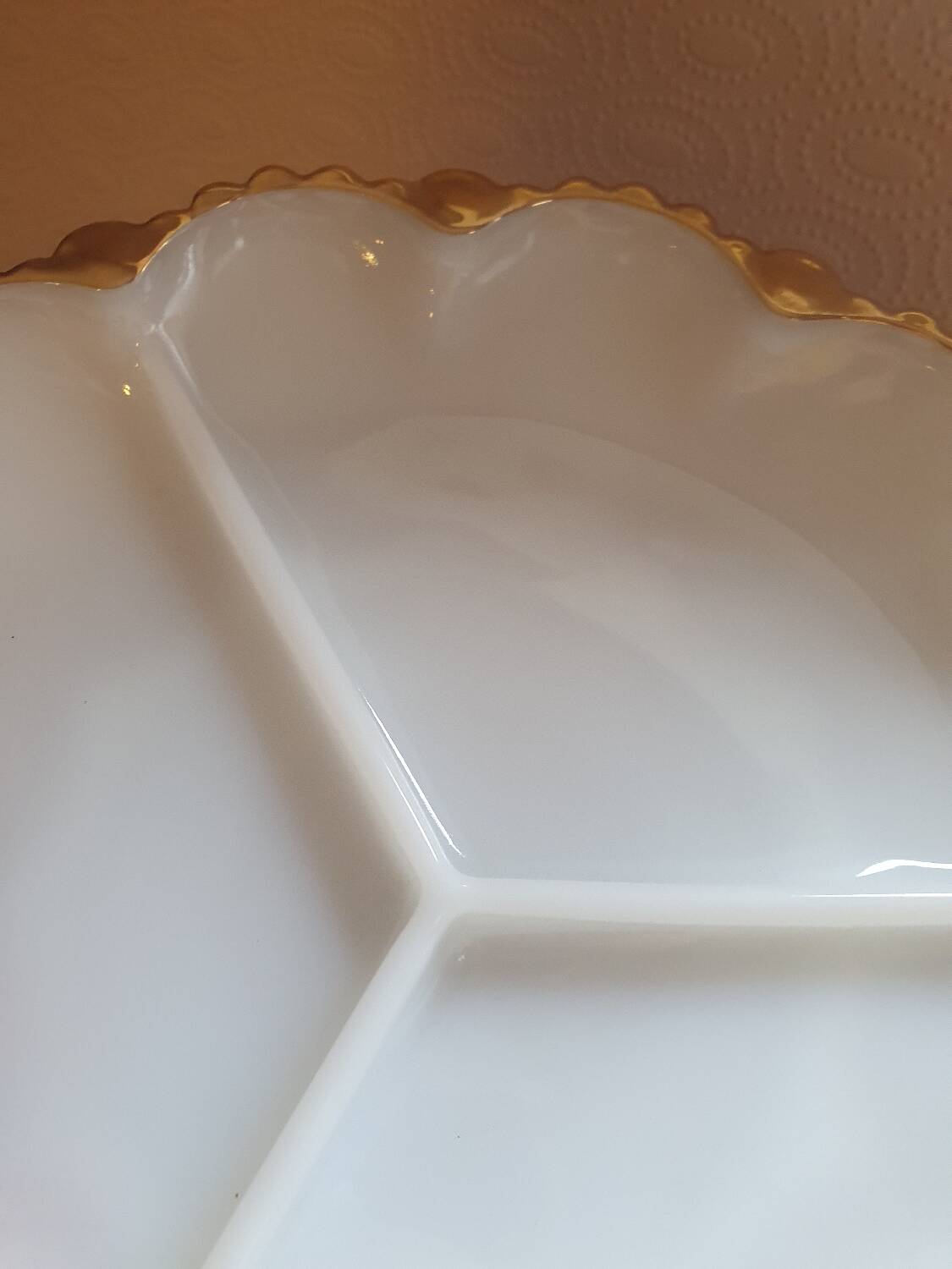 Dish with 3 compartments in opaline and vintage gilding