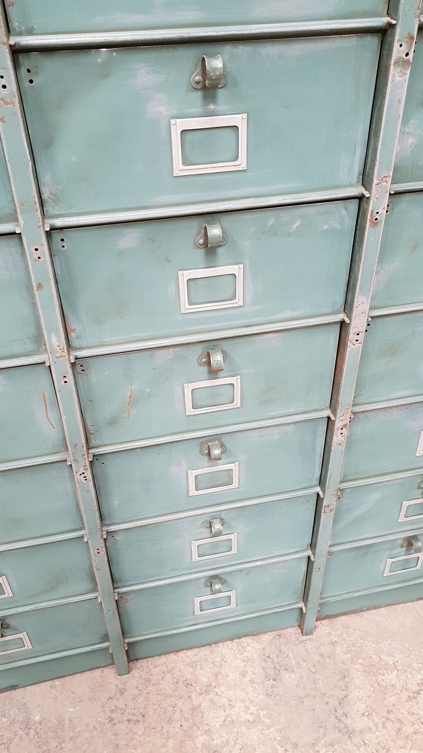 Strafor valve cabinet