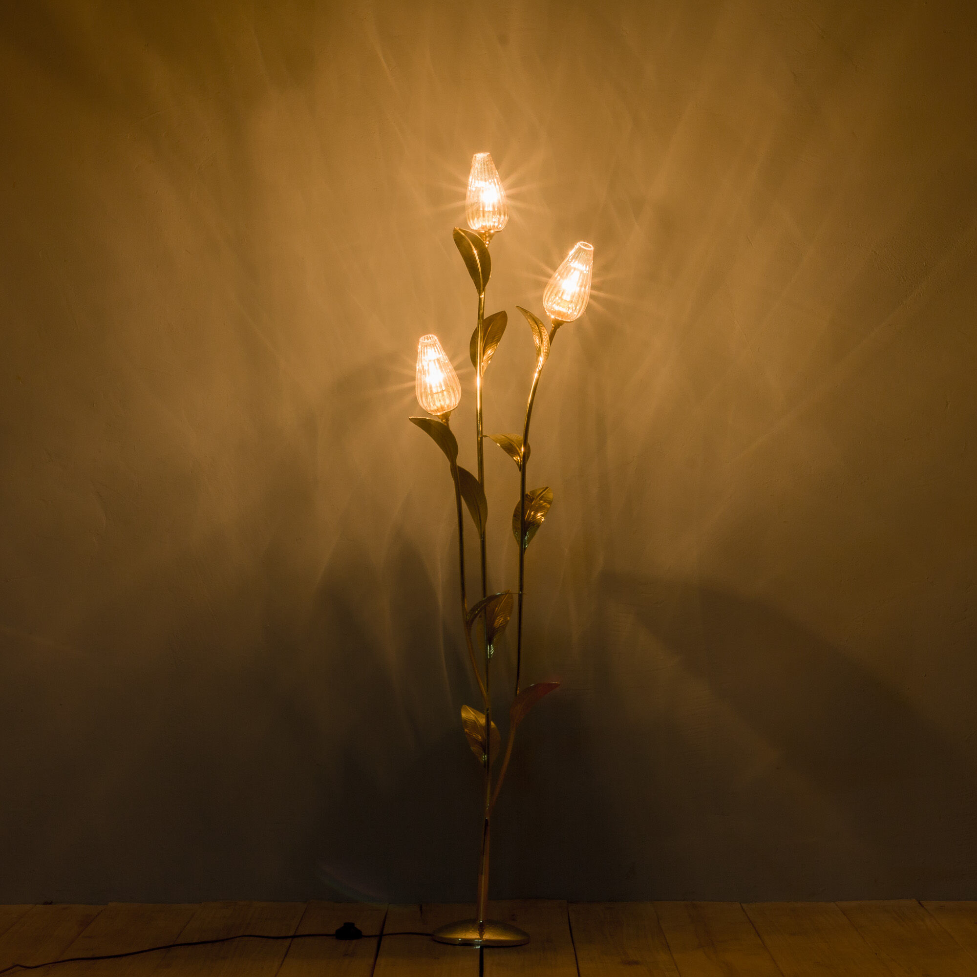 Italian floral brass floor lamp, 1970-80s