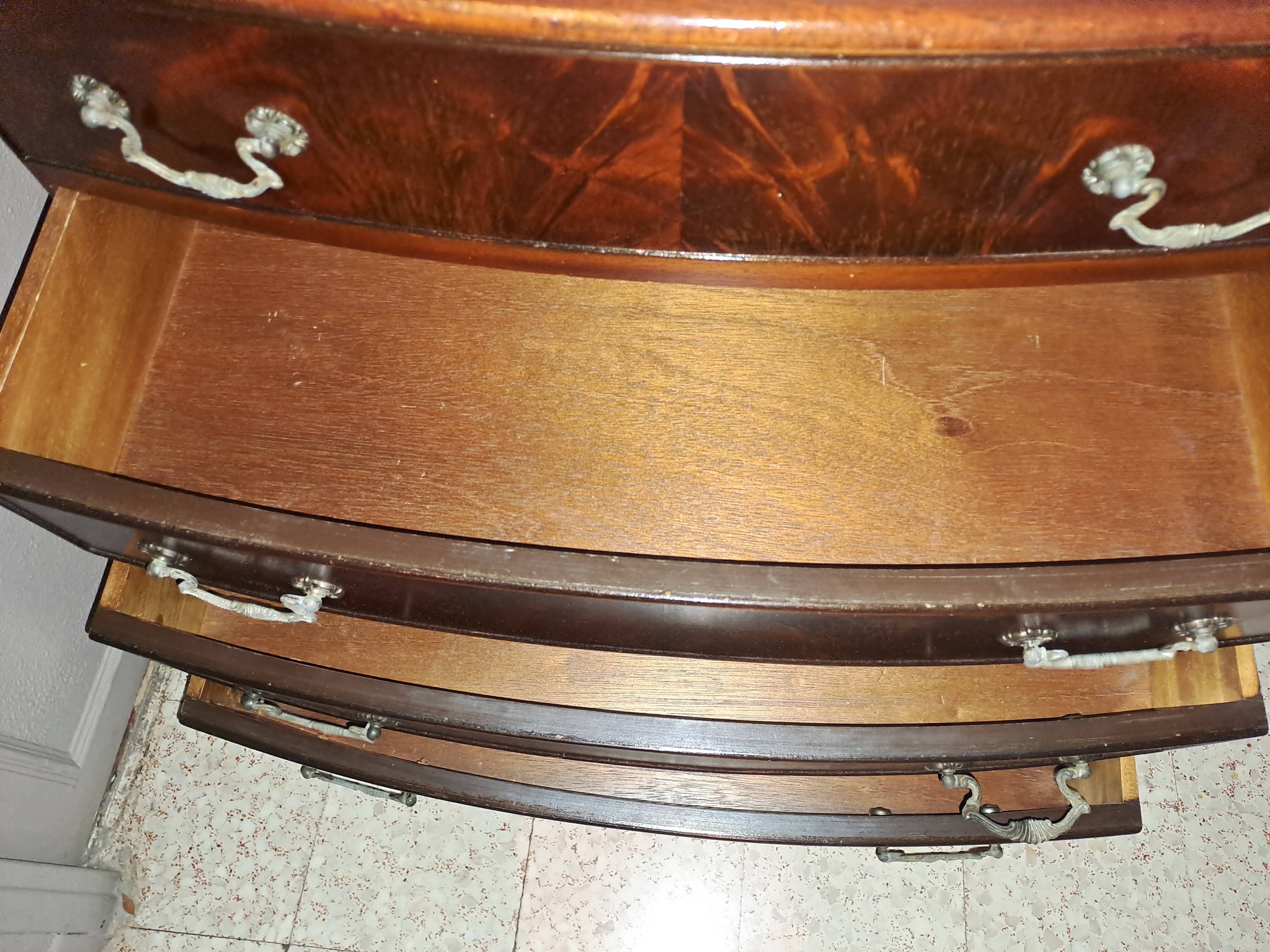 Varnished chest of drawers with rounded front with 4 drawers in classic baroque style 1880/1900