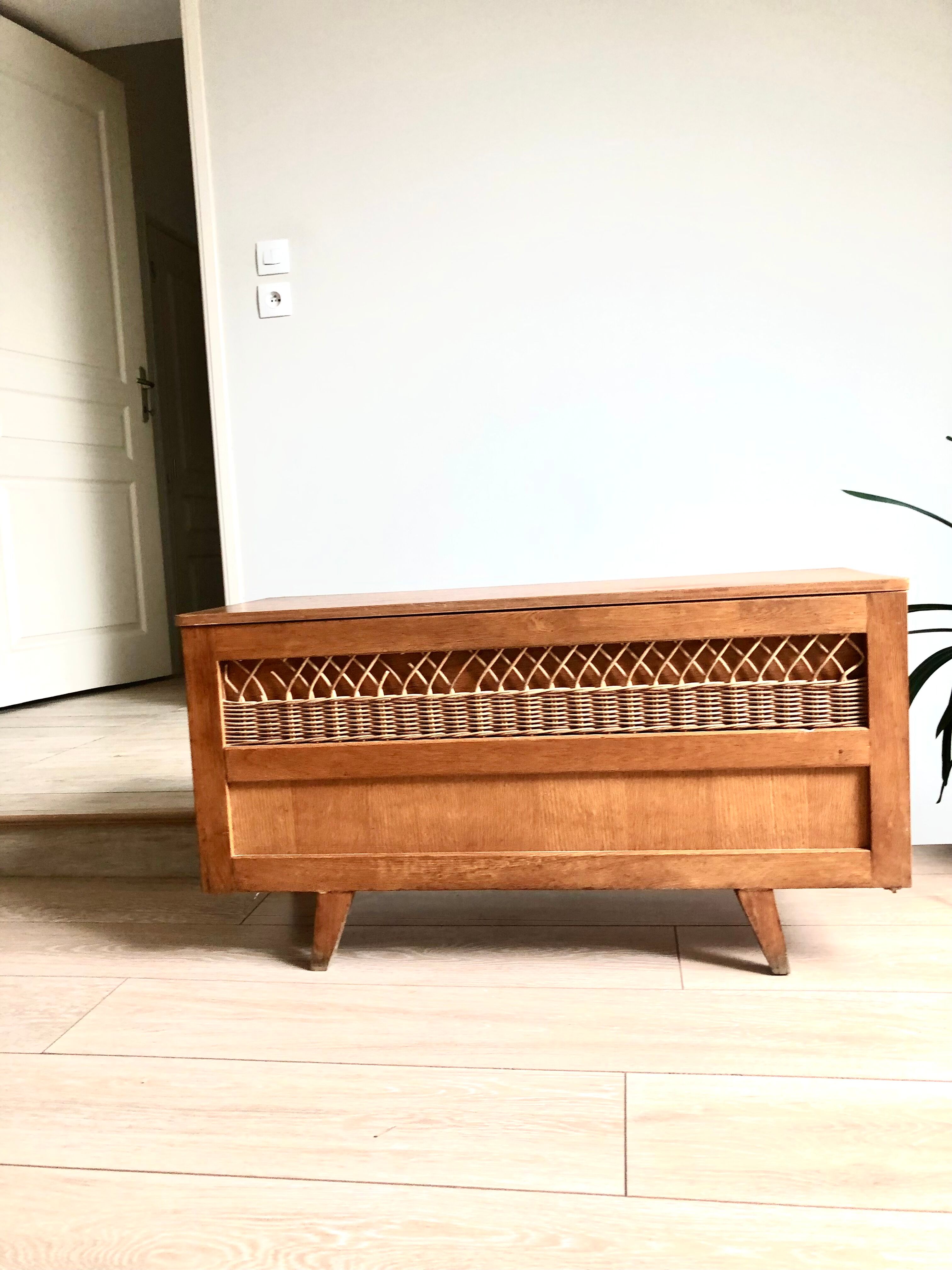 Coffre à jouet en bois et rotin