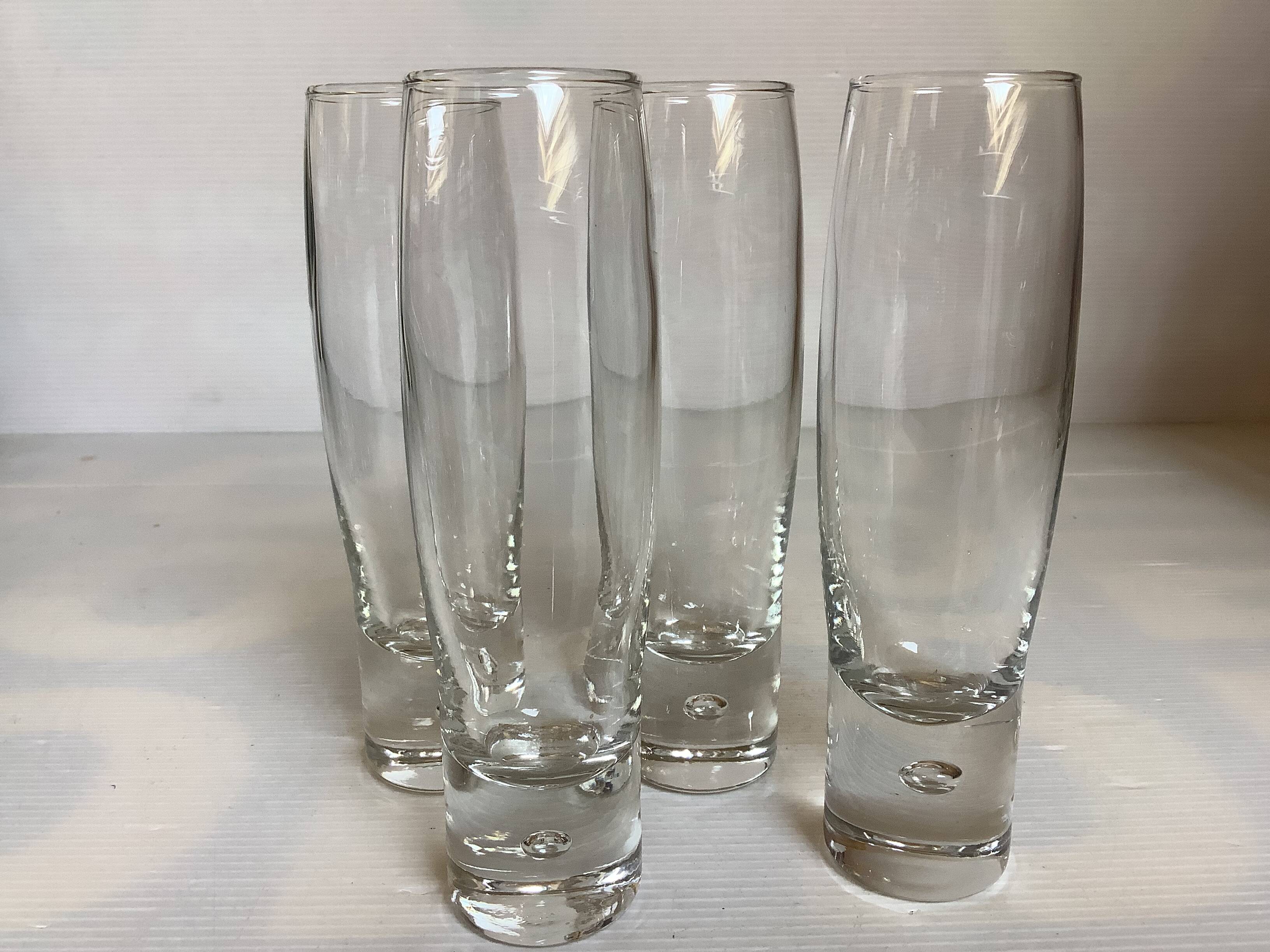 4 bubble foot flutes in Kosta Boda style