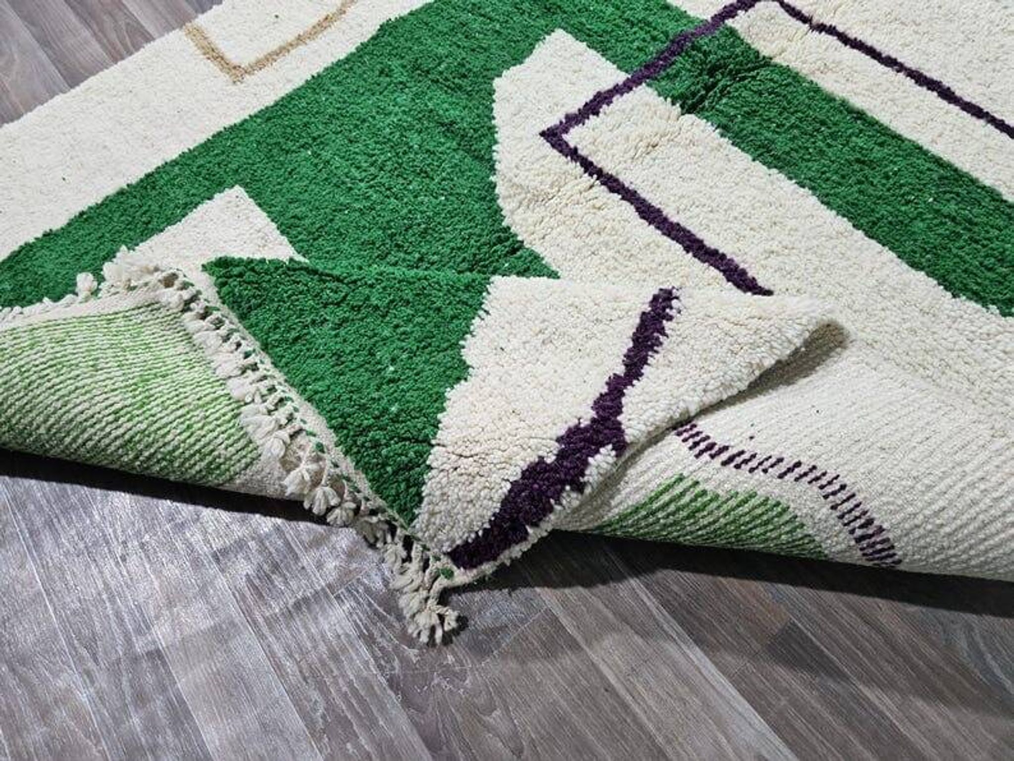 Berber rug made of natural wool, handwoven, size 250 x 250 cm.