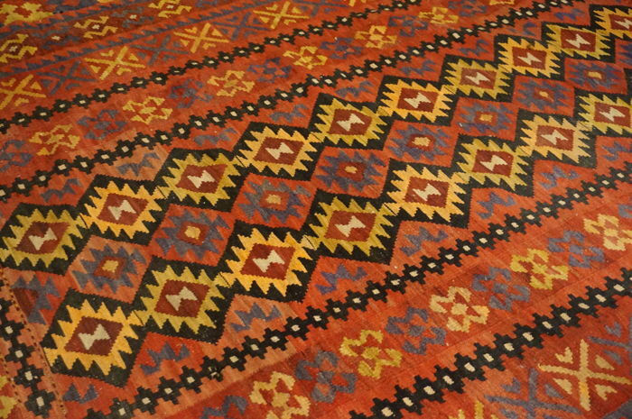 Kilim carpet 200 x 282 cm