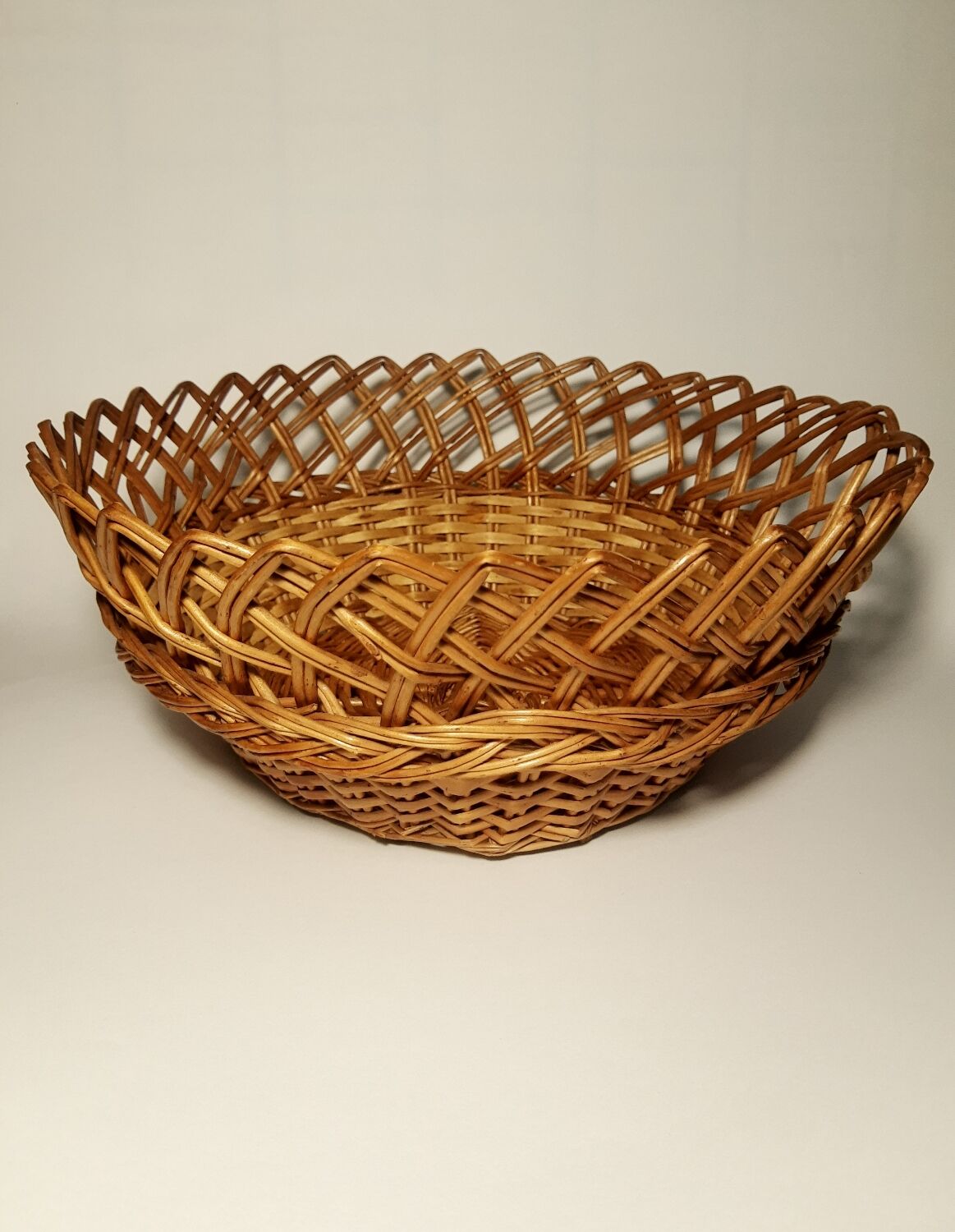 Vintage round wicker basket