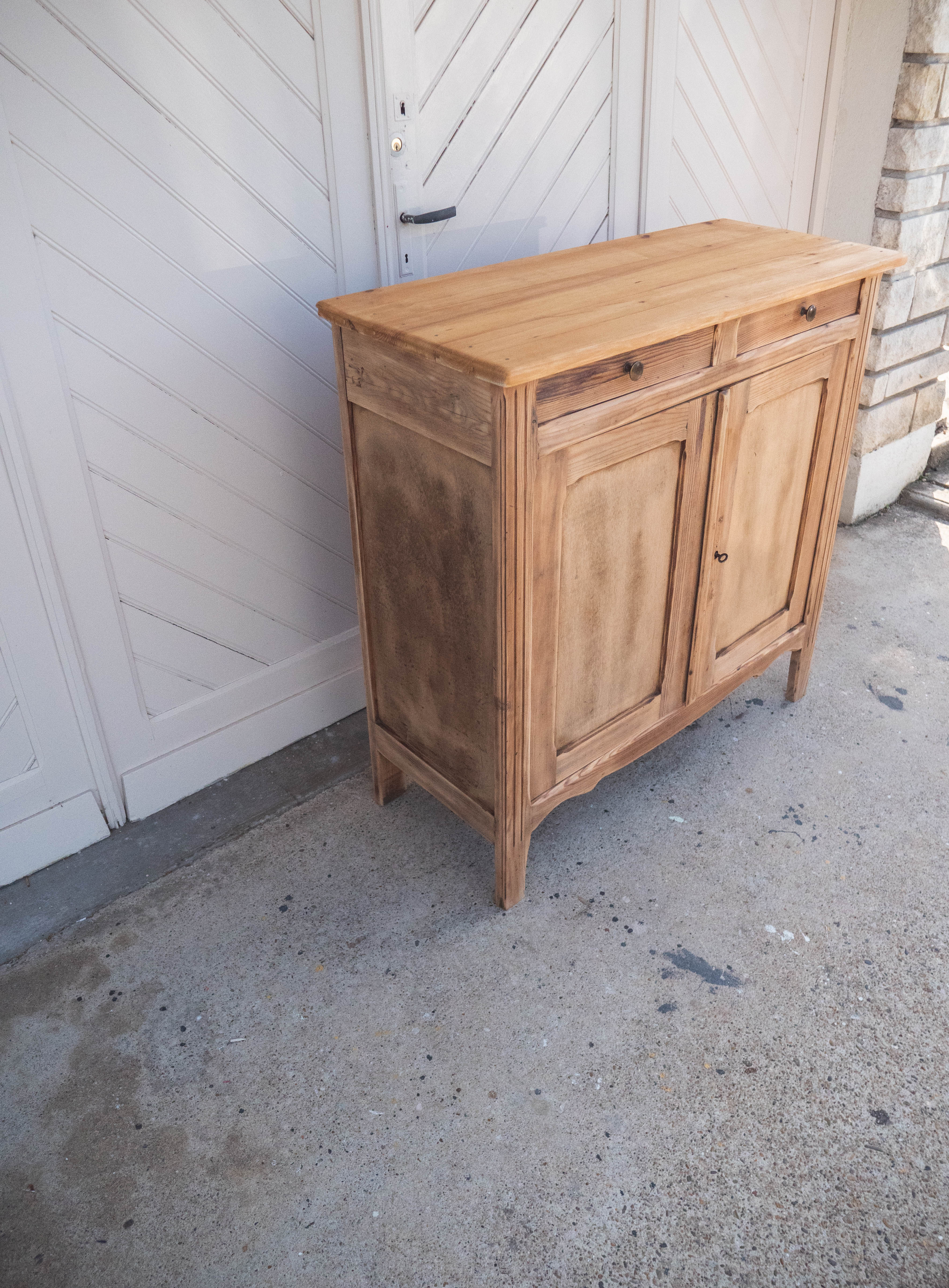 Parisian buffet ready to paint
