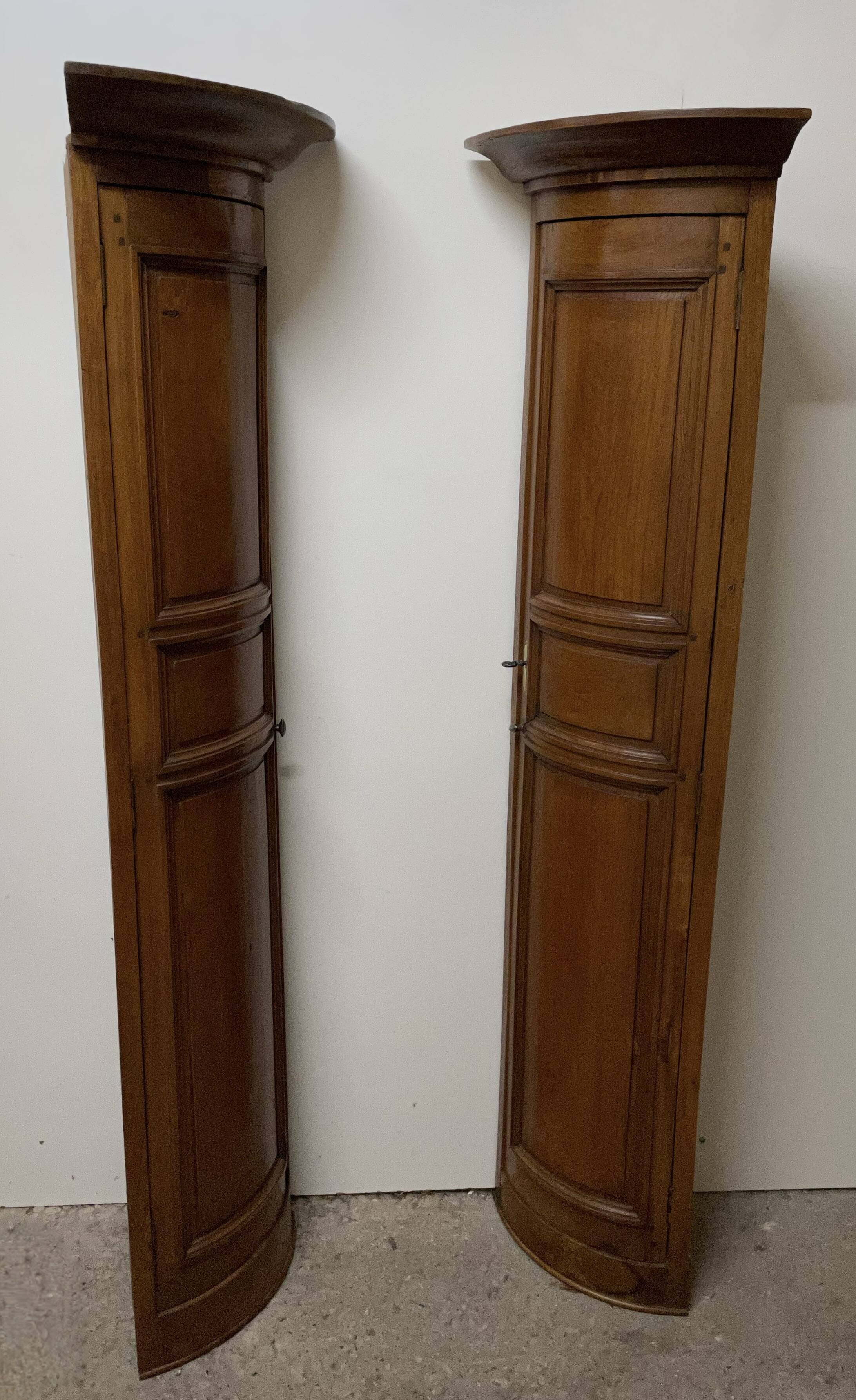 Pair of corners in ash and oak of the nineteenth century