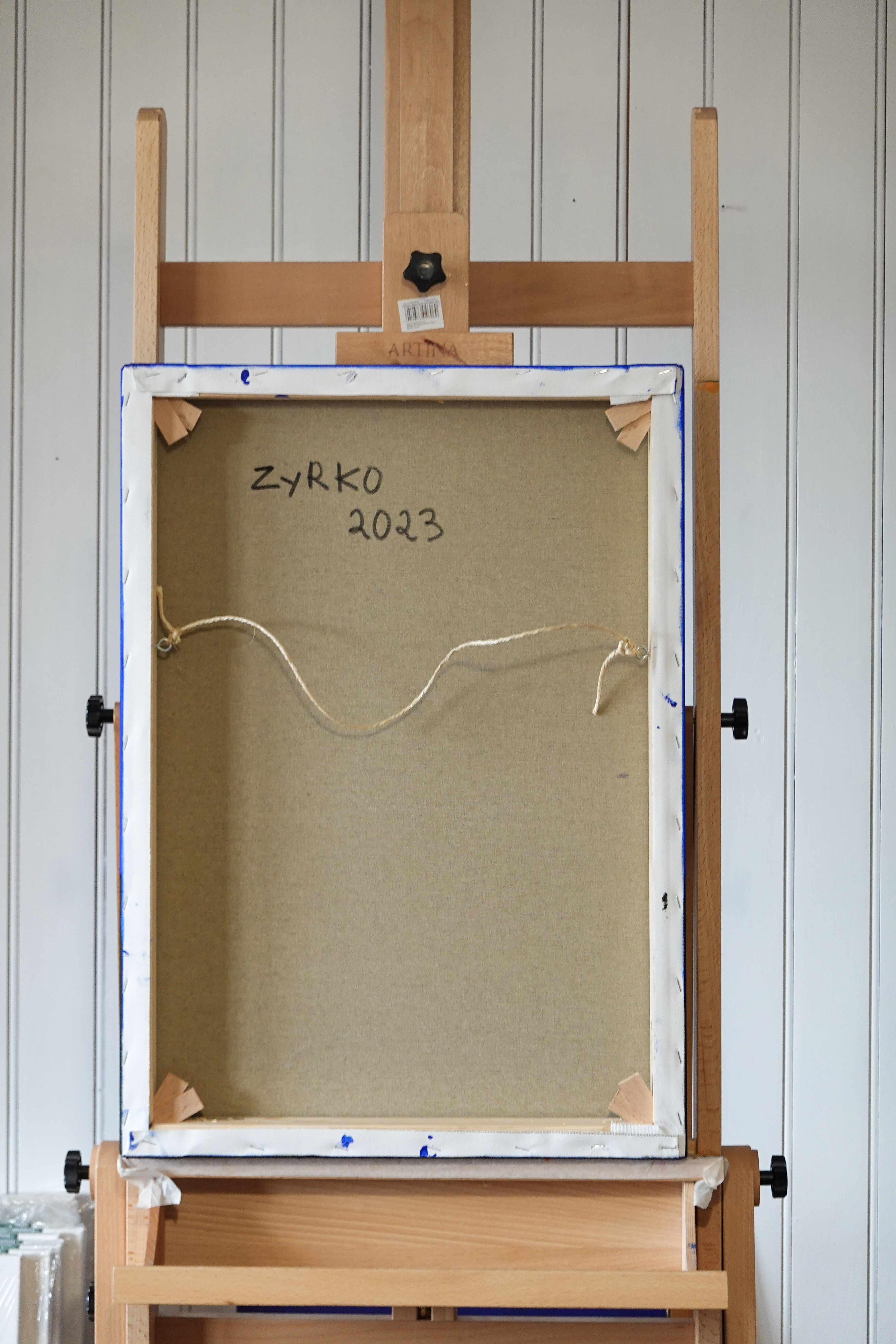 Black ultramarine horizon