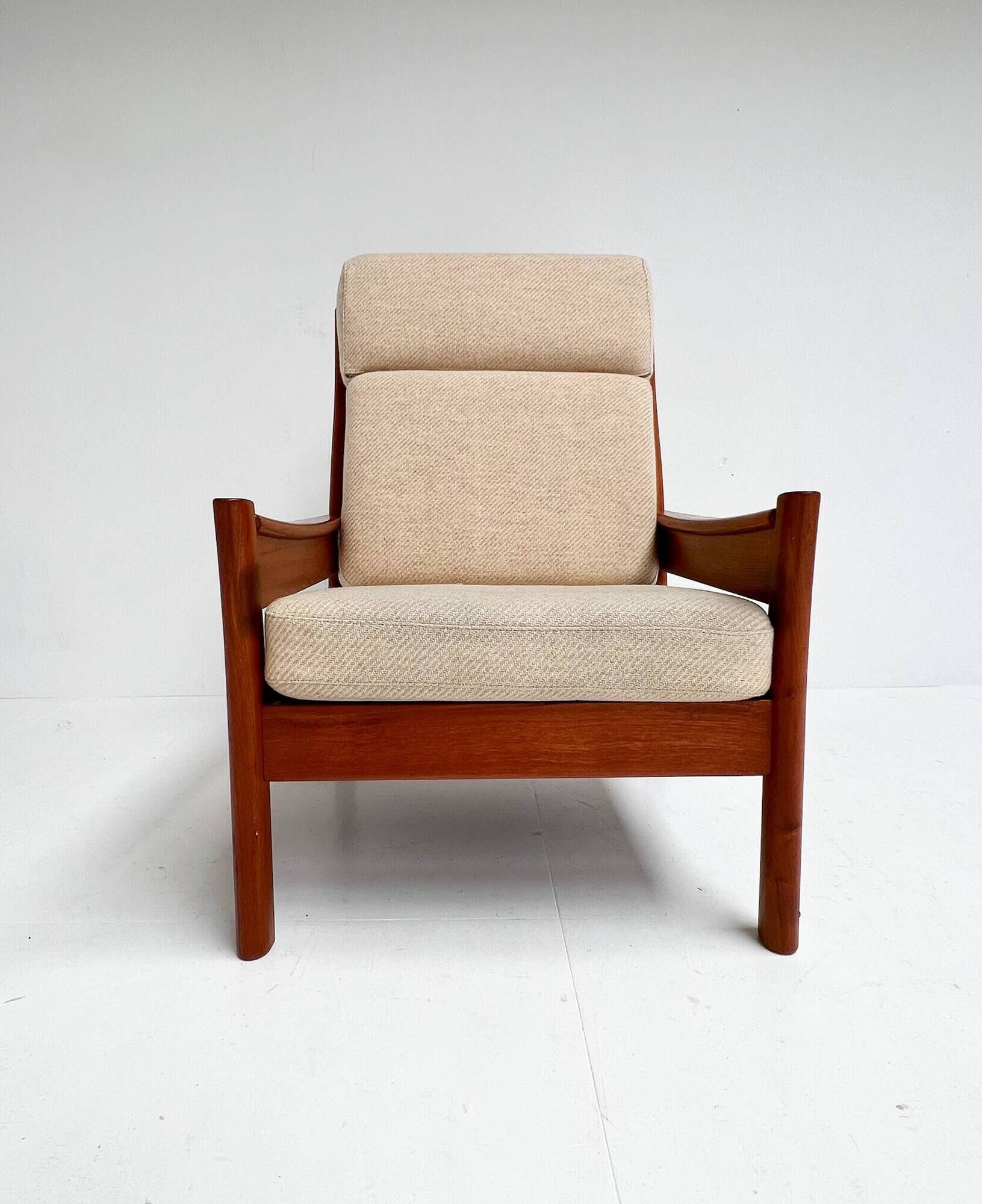 Set of men's and women's armchairs by Dyrlund (2 chairs), 1960s