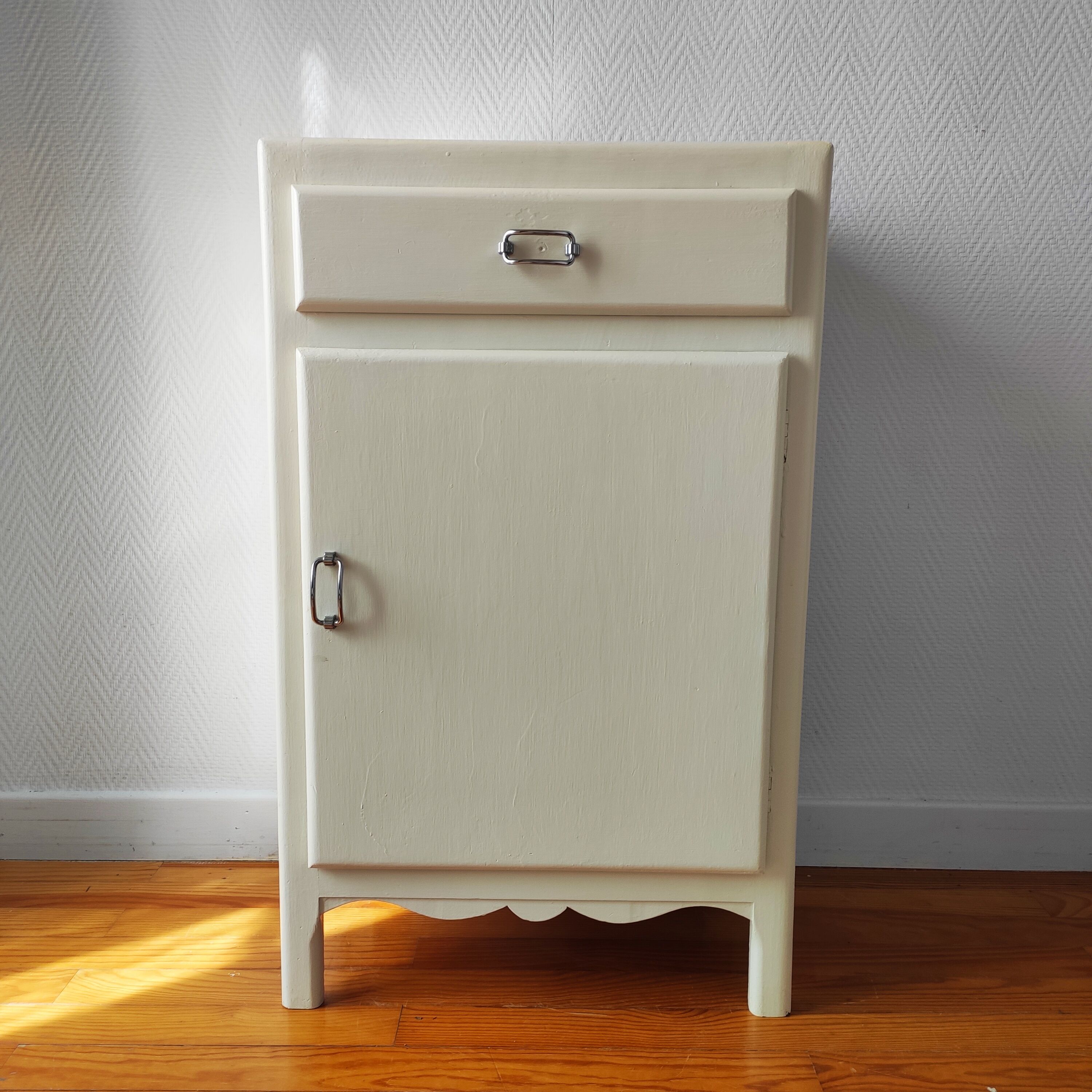 Parisian antique jam buffet