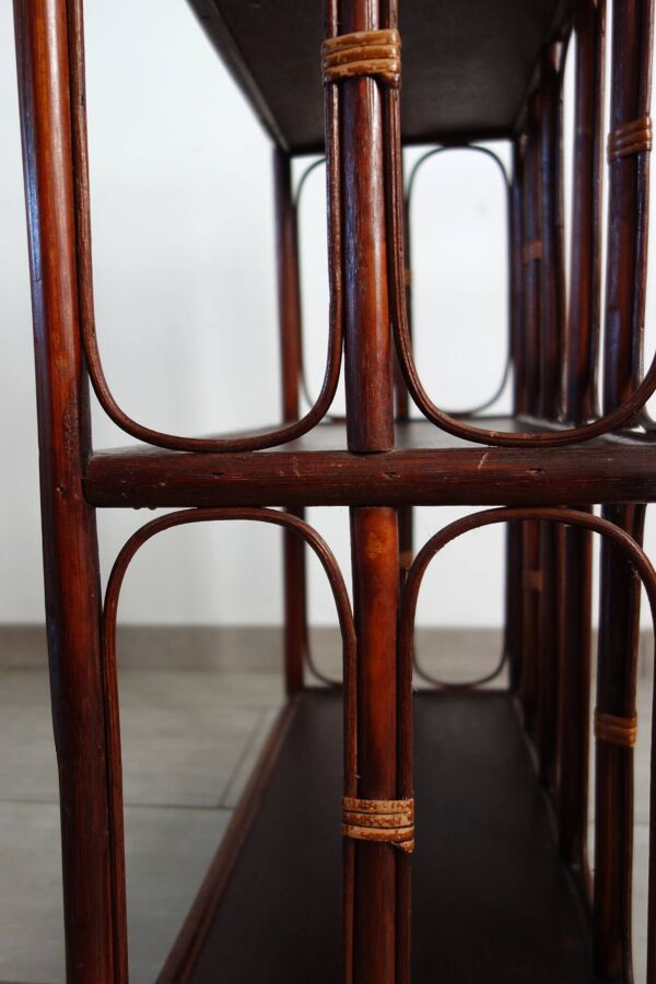 Étagère vintage en bambou et rotin