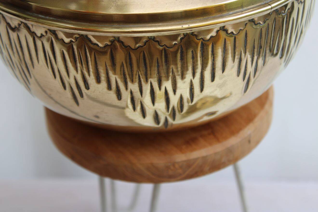 Golden brass cache-pot
