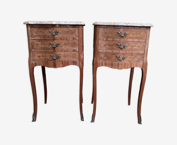 Paire de tables de chevets en marqueterie de style Louis XV