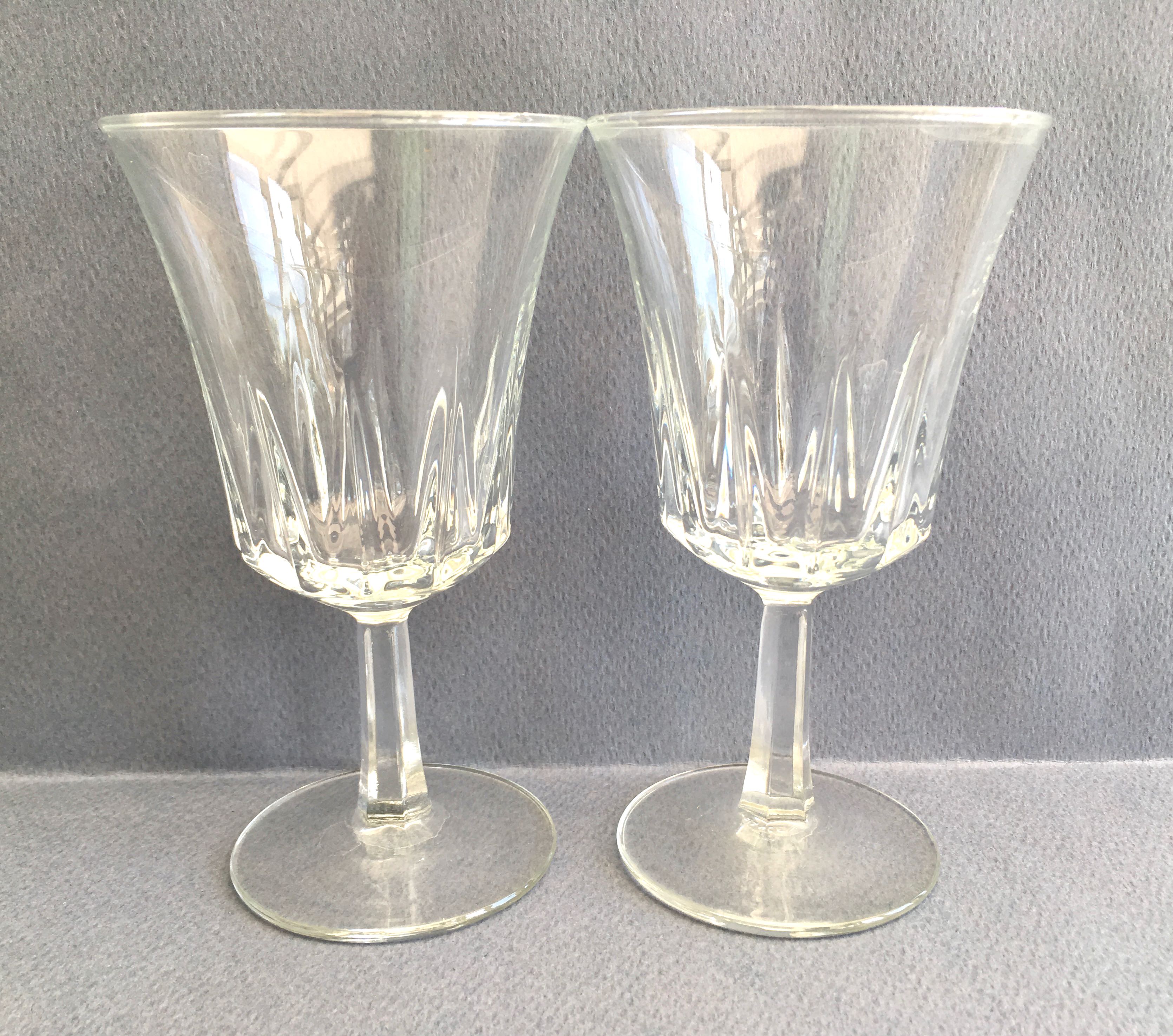 Set of 6 vintage wine glasses