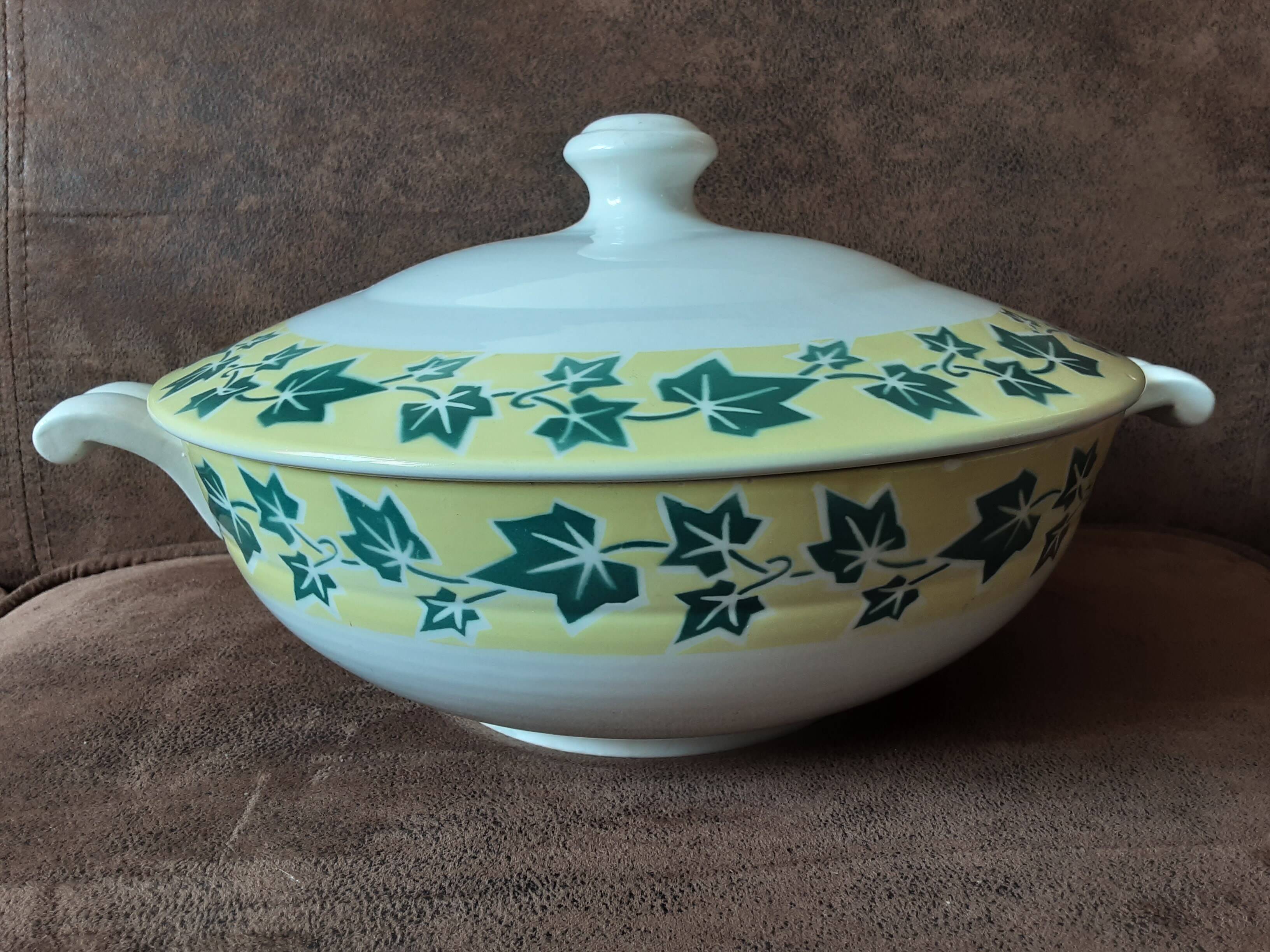 Soup tureen Sarreguemines model Josette