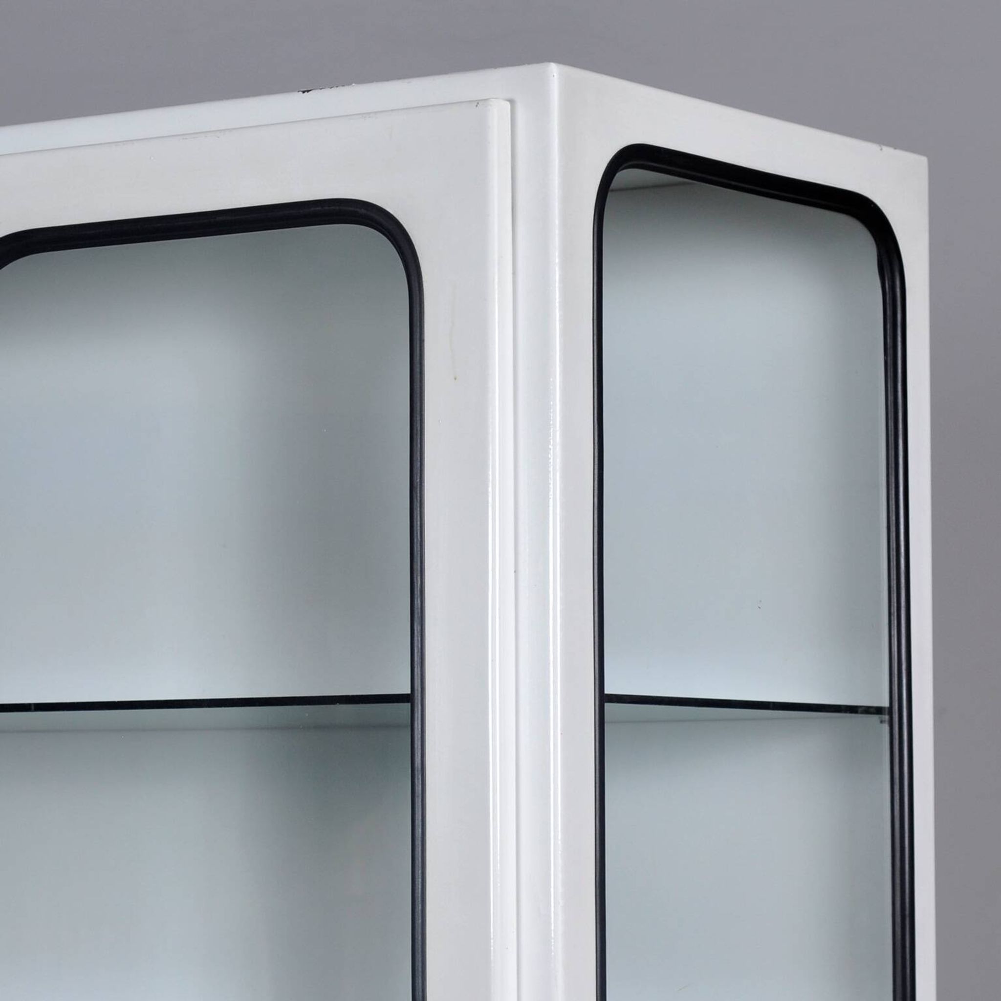 Armoire à pharmacie vintage, années 1970