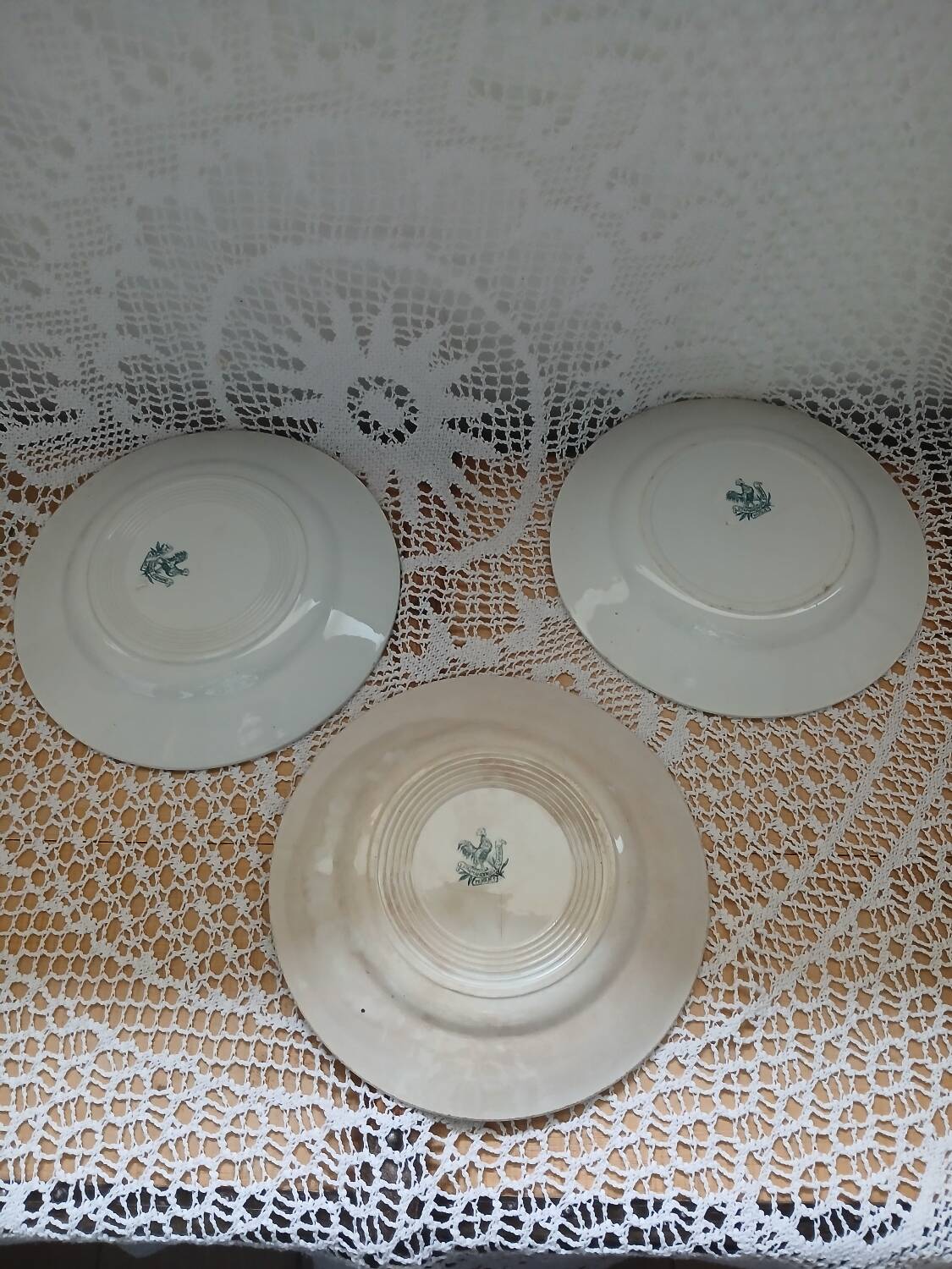 3 old Terre de fer plates