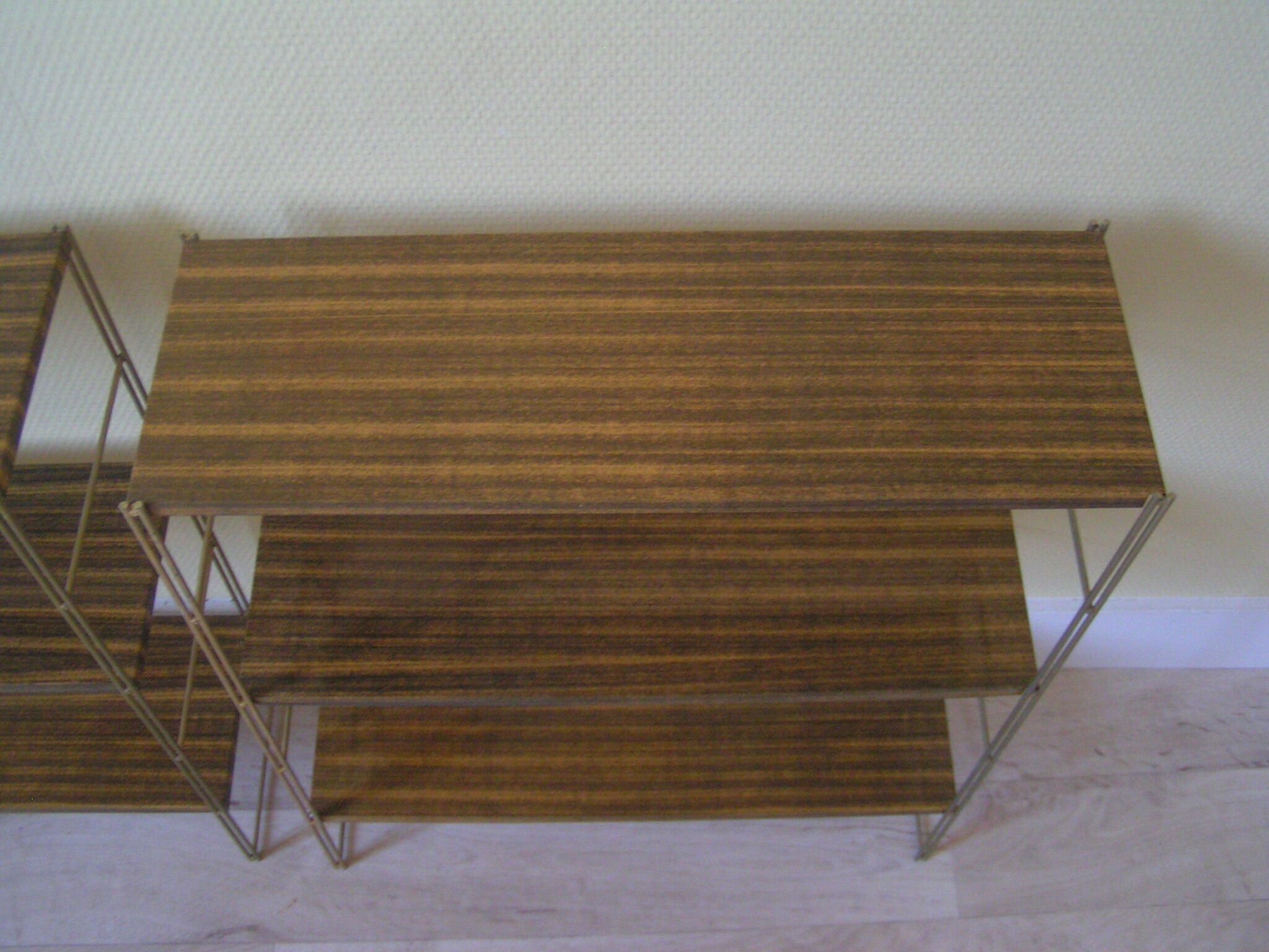 String shelves years 60