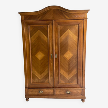 Armoire chapeau de gendarme