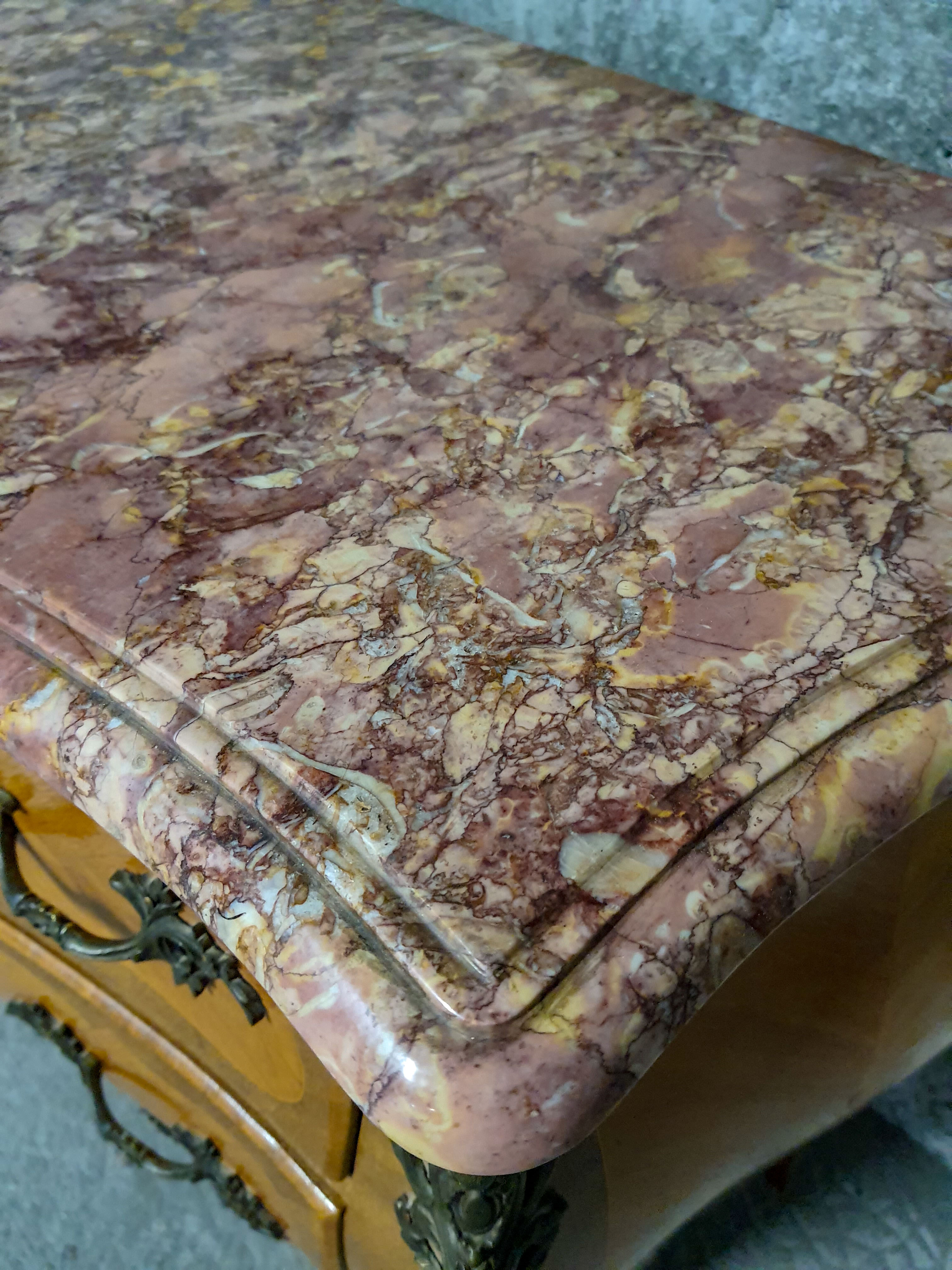 Small Louis XV dresser in marquetry and pink marble