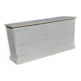 Shop counter