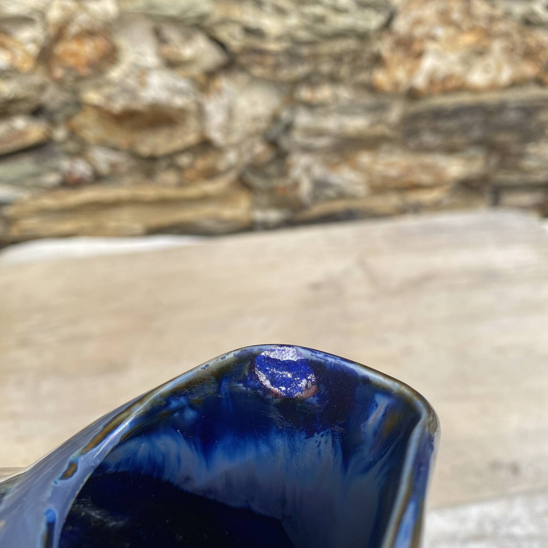 Pichet en barbotine citrouille bleue