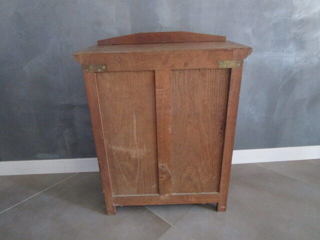 Miniature art-deco cupboard in chene