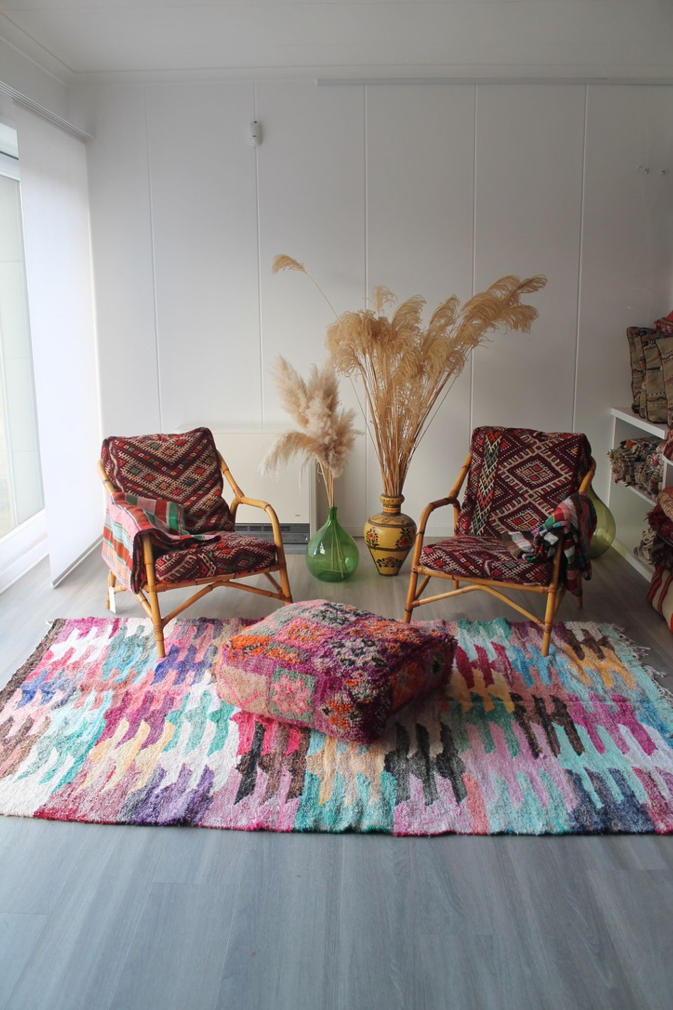Set of 2 vintage armchairs 90s bamboo, with kilim cushions handmade on mesu