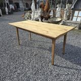 Spindle leg farm table