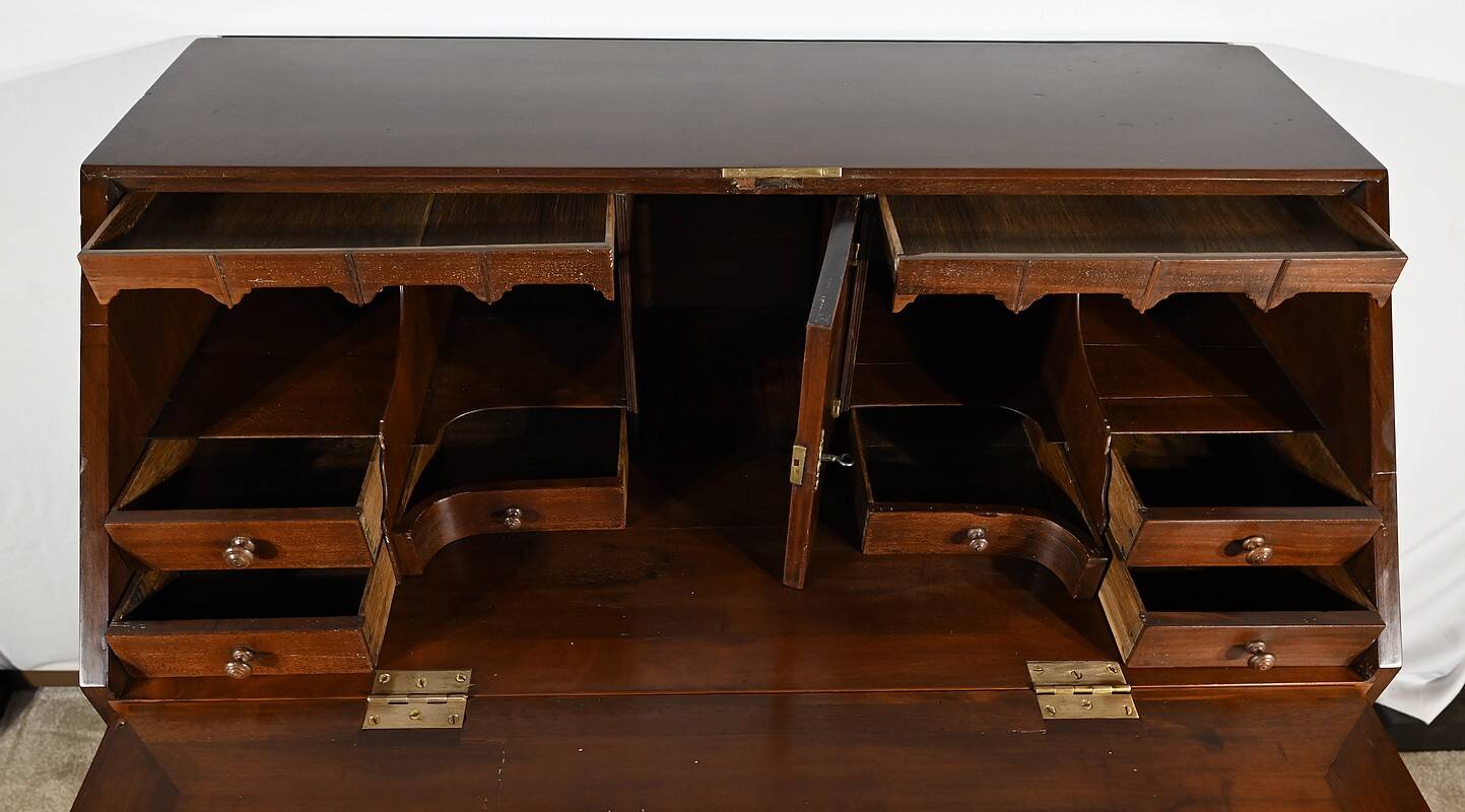 Scribanne chest of drawers in solid mahogany, Georgian period, England – 18th century