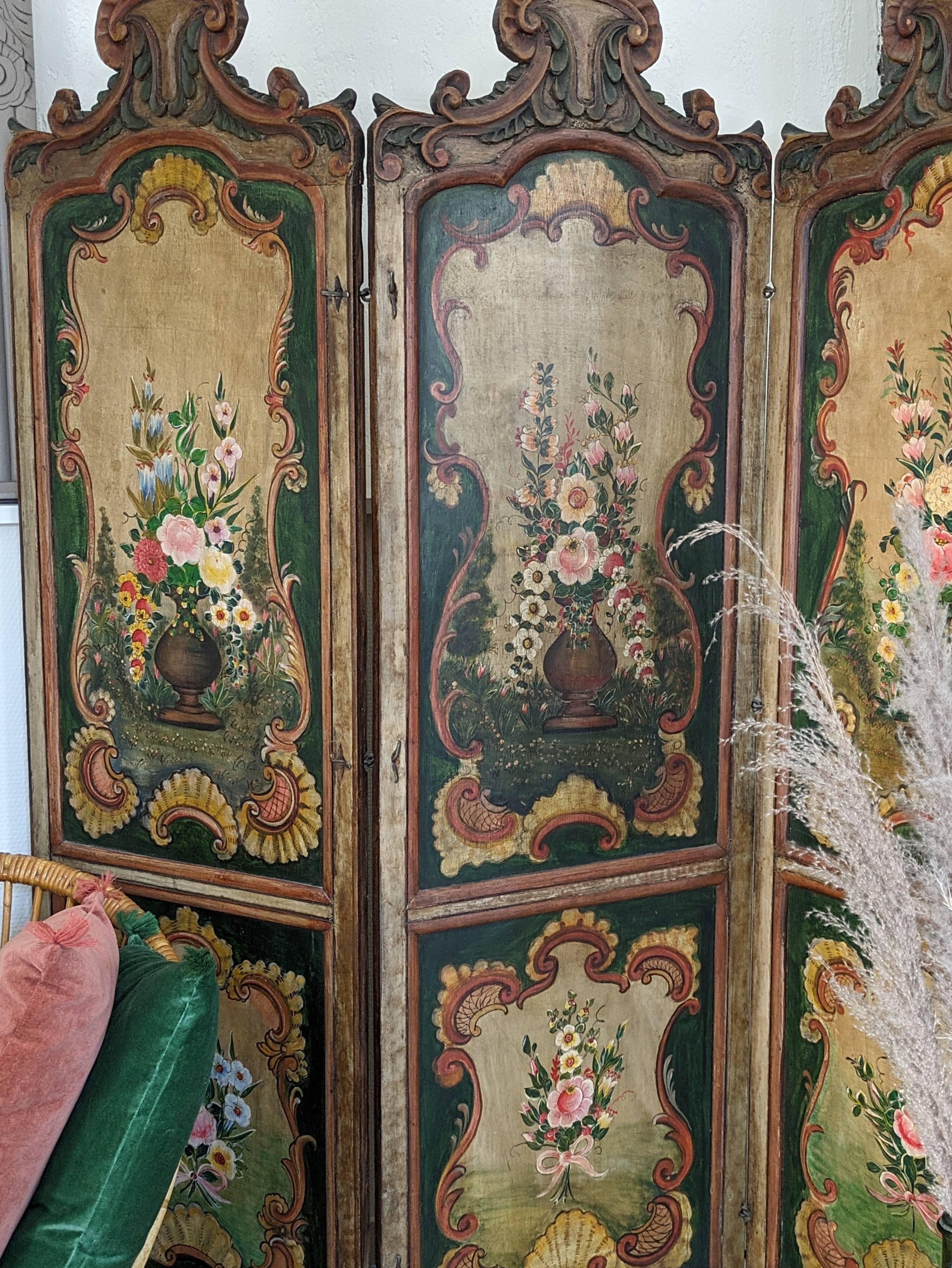 3-panel screen in painted wood