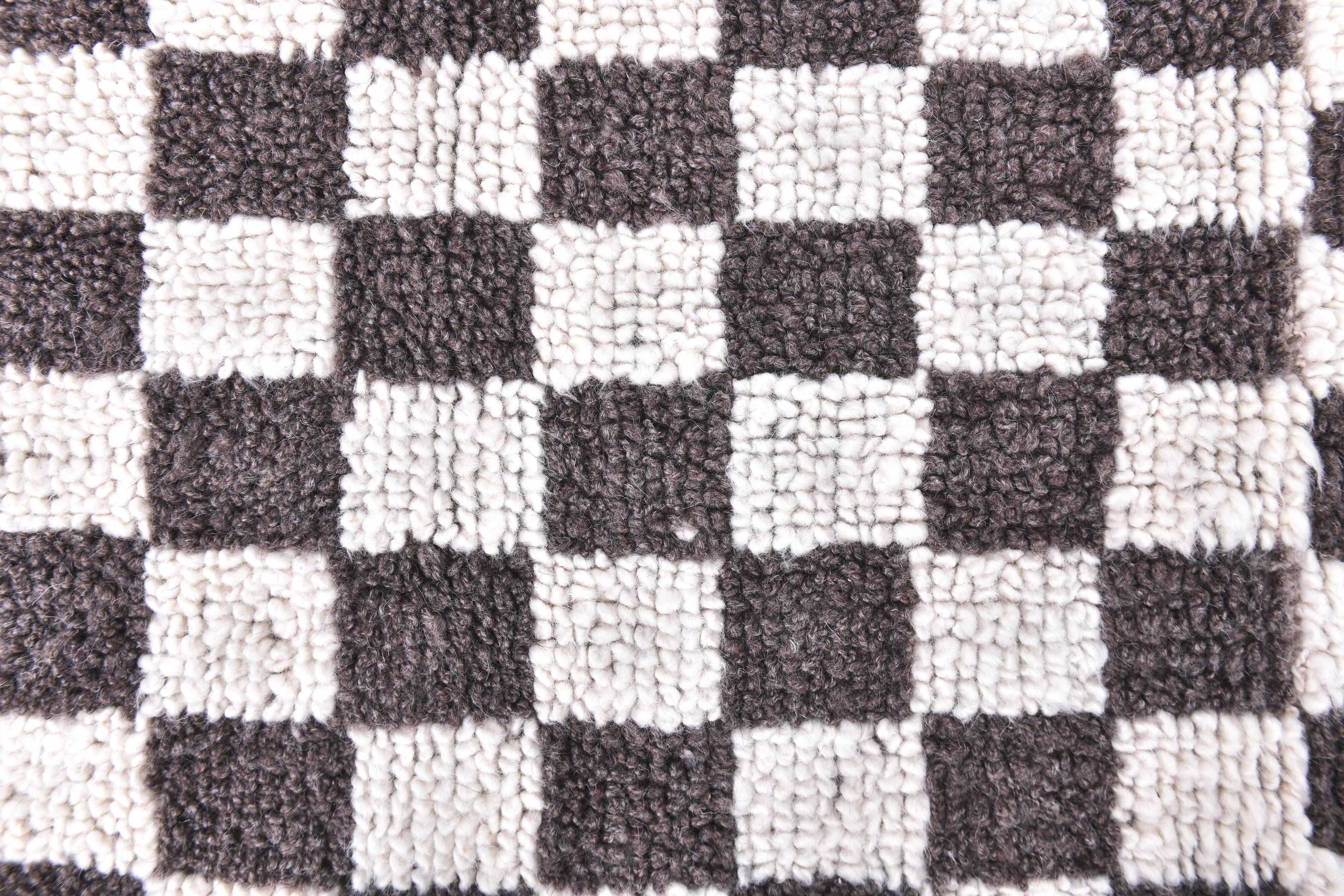 9x11 Brown & White Checkered Moroccan Rug, 269x349Cm