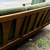 Salon scandinave de couleur vert vintage des années 70