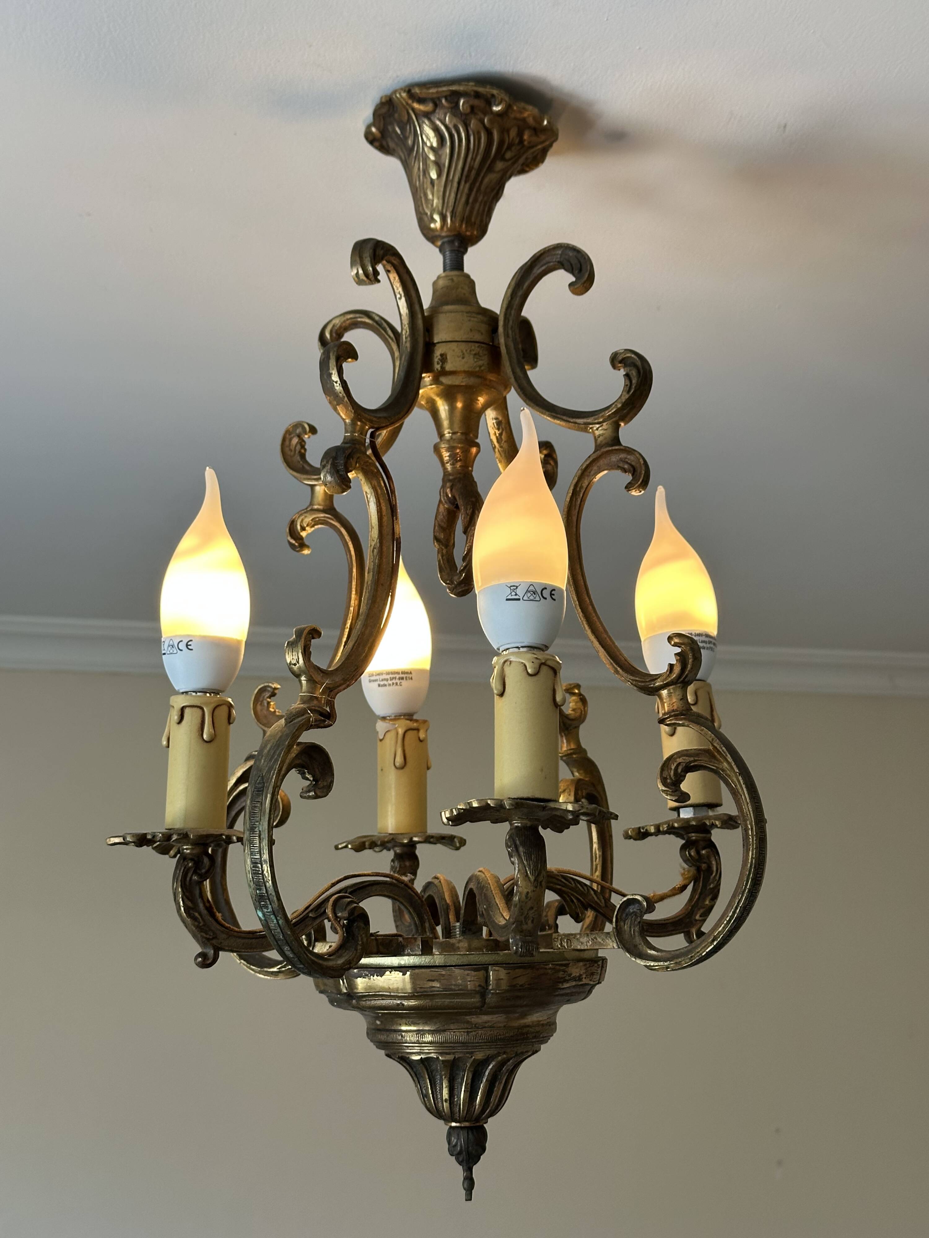 Suspension en bronze à 4 lumières