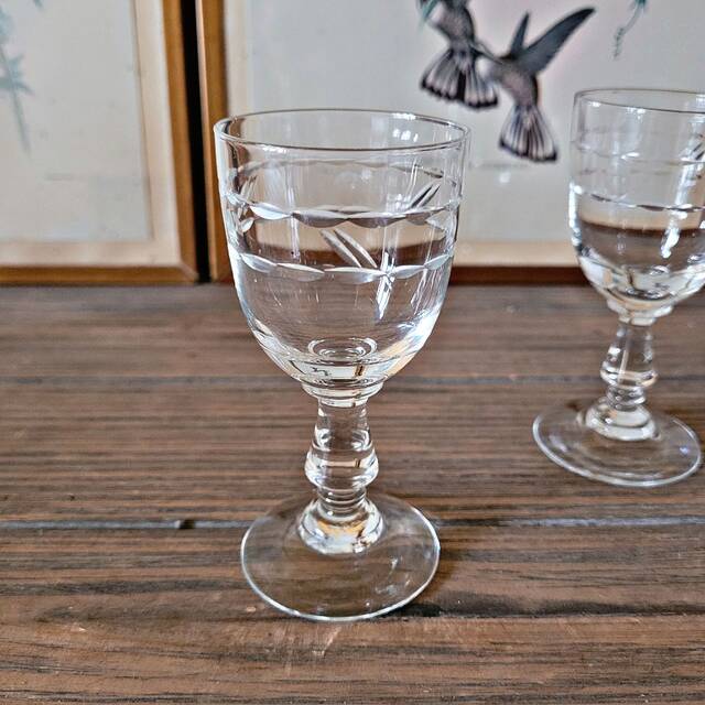 Vintage engraved glass liqueur glasses (digestif), geometric design.