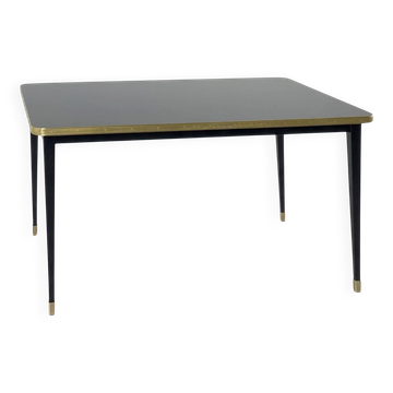La table de salle à manger